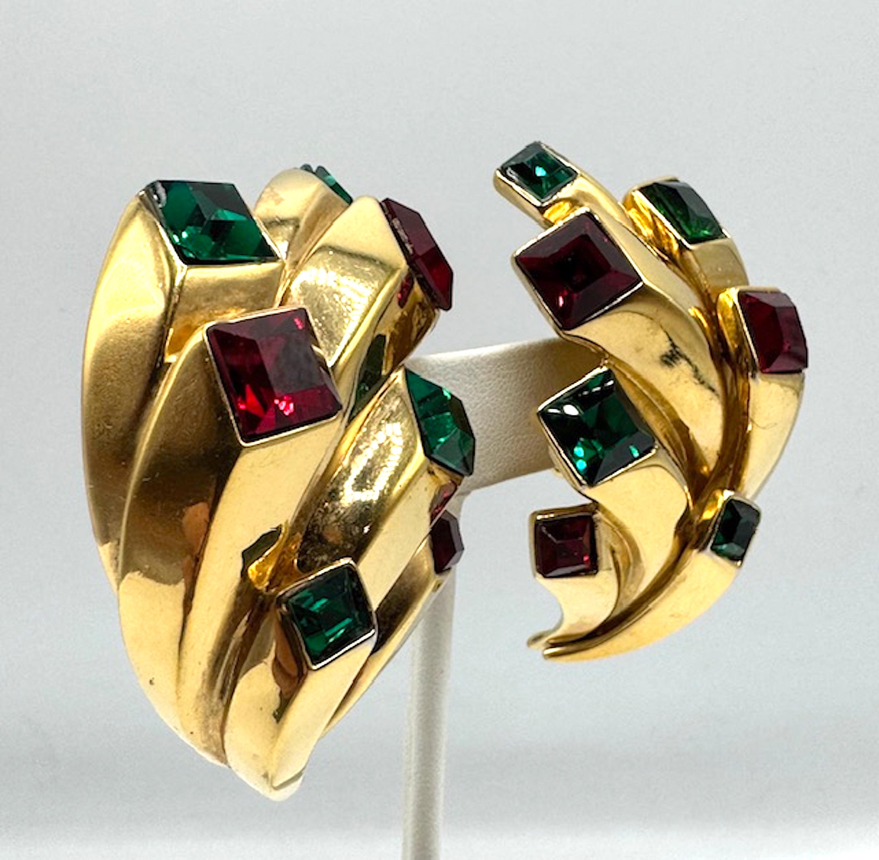 Orecchini scultura Enrico Coveri anni '80 in oro, rosso e verde con strass In condizioni buone in vendita a New York, NY