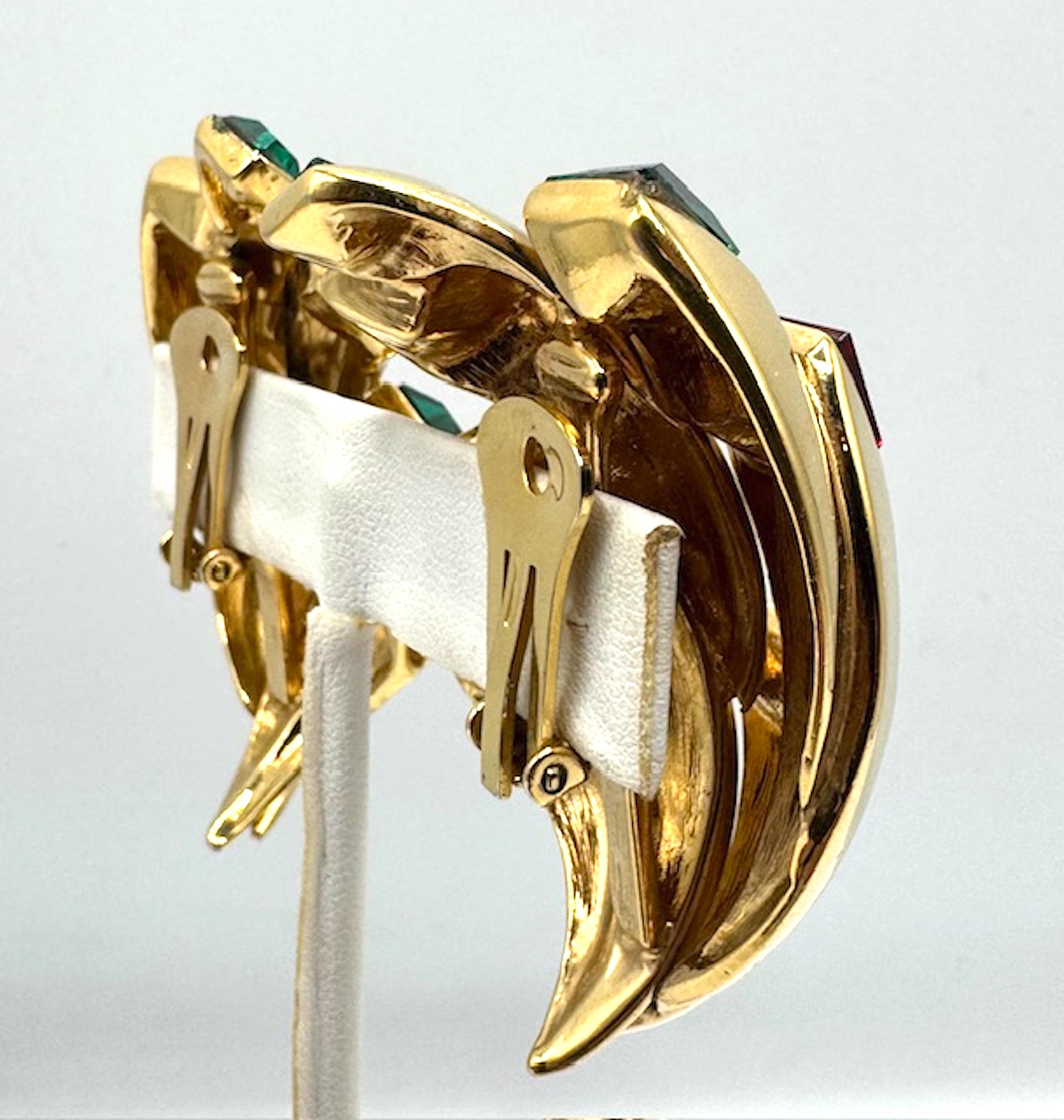Orecchini scultura Enrico Coveri anni '80 in oro, rosso e verde con strass in vendita 1