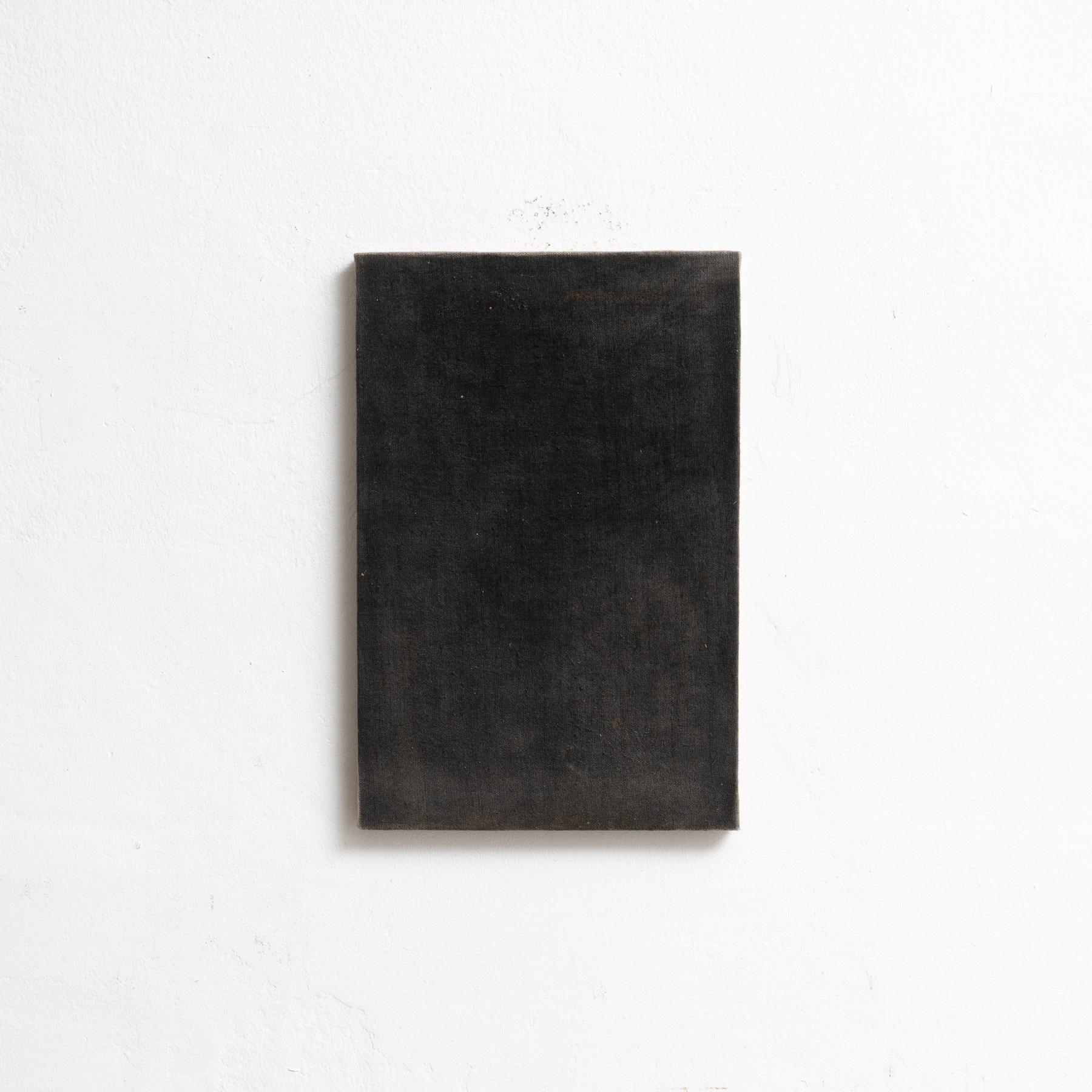 Gemälde in Kohle auf Leinwand von Enrico Dellatorre.

Die expressive Vision von Enrico ist eine Erkundung des Raums in der Malerei, ein Versuch, seine Fähigkeit, mit Elementen besetzt zu werden, bis an die Grenzen zu bringen. Seine Werke entstehen
