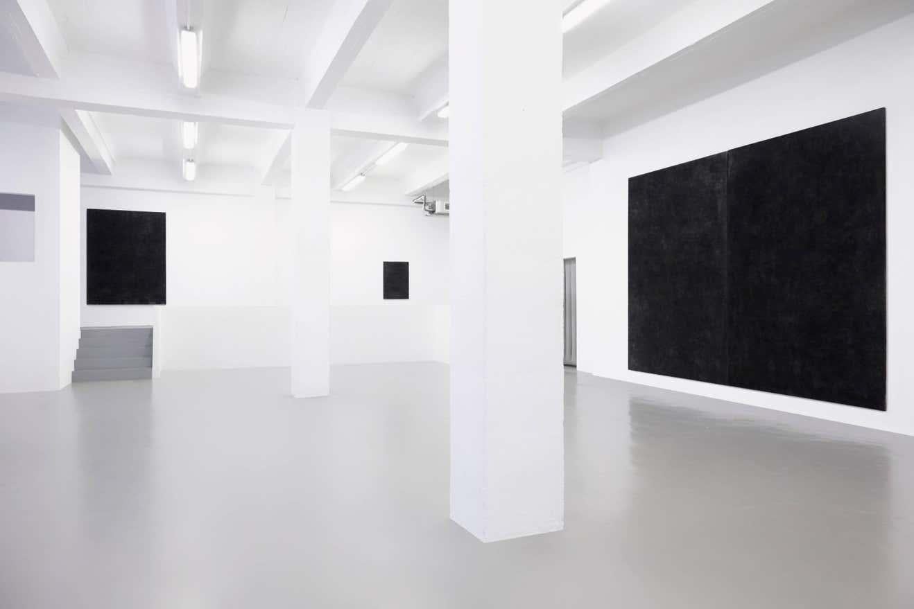 Großes Gemälde in schwarzer Holzkohle von Enrico Della Torre, 2017 im Angebot 4