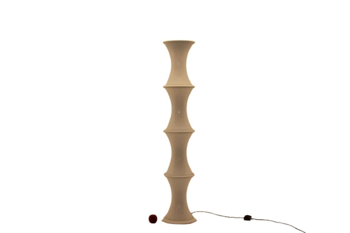 Enrico Tronconi 'Bamboo' Stehleuchte, aus weißem Opalglas.  Aus den 70er Jahren im Angebot 3