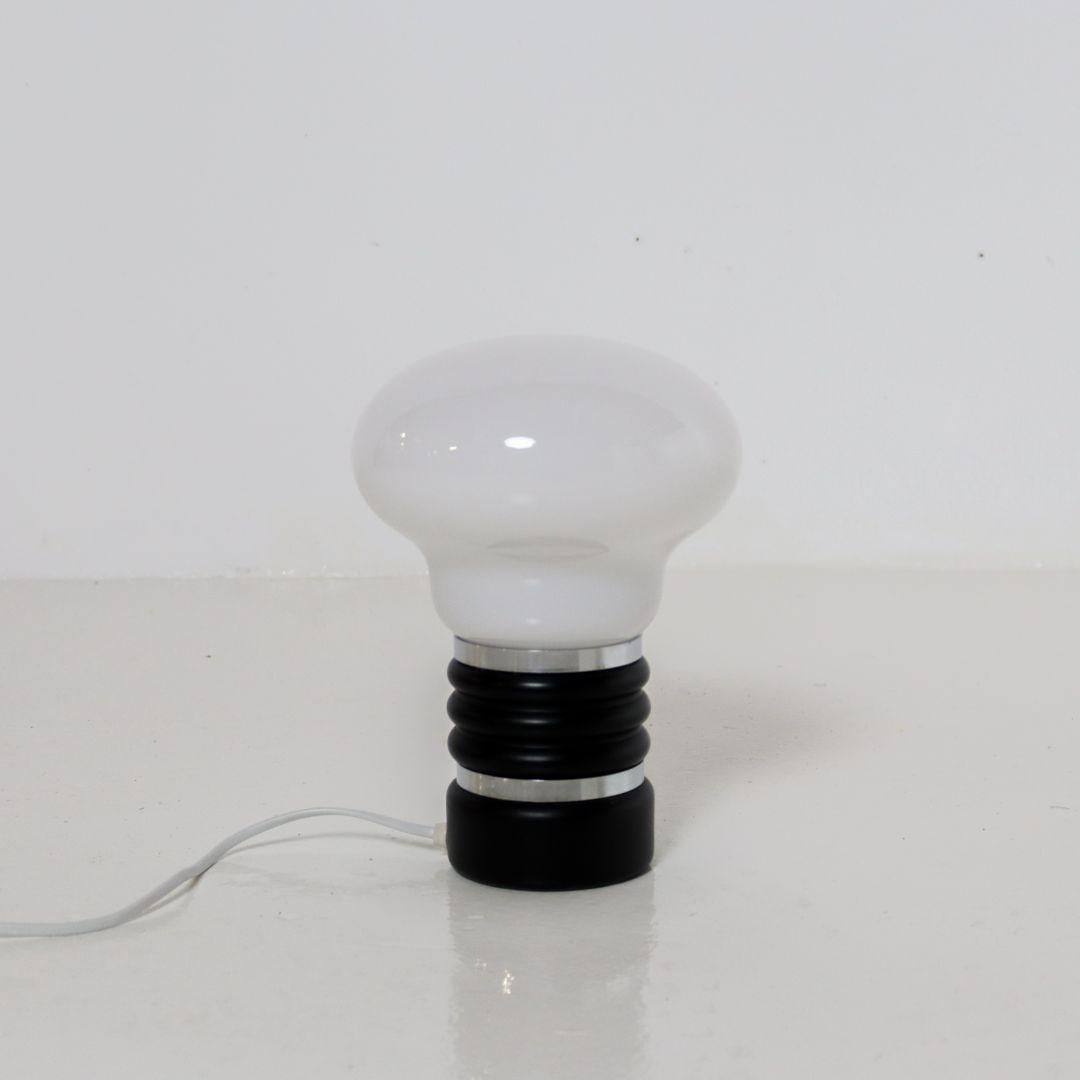 Métal Lampe de table à ampoule Enrico Tronconi en vente