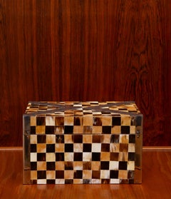 Enrique Garcel - Boîte décorative colombienne en corne tesselée et laiton des années 1980