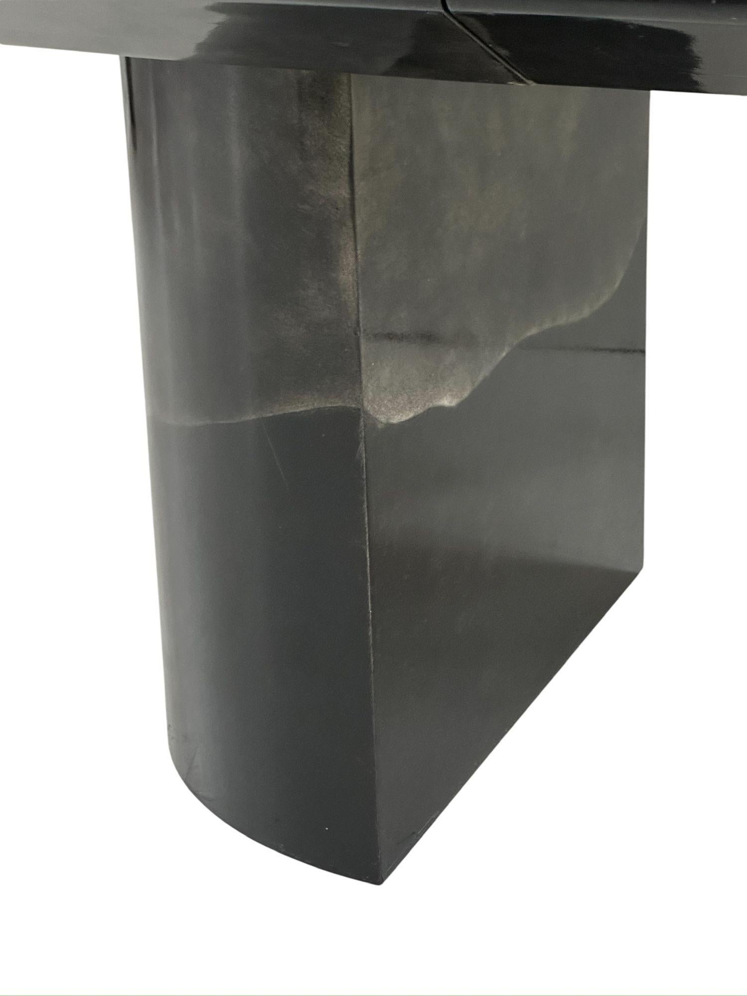 Cuir de chèvre Enrique Garcel pour Jimeco Table de salle à manger en cuir de chèvre noir, 1970 en vente