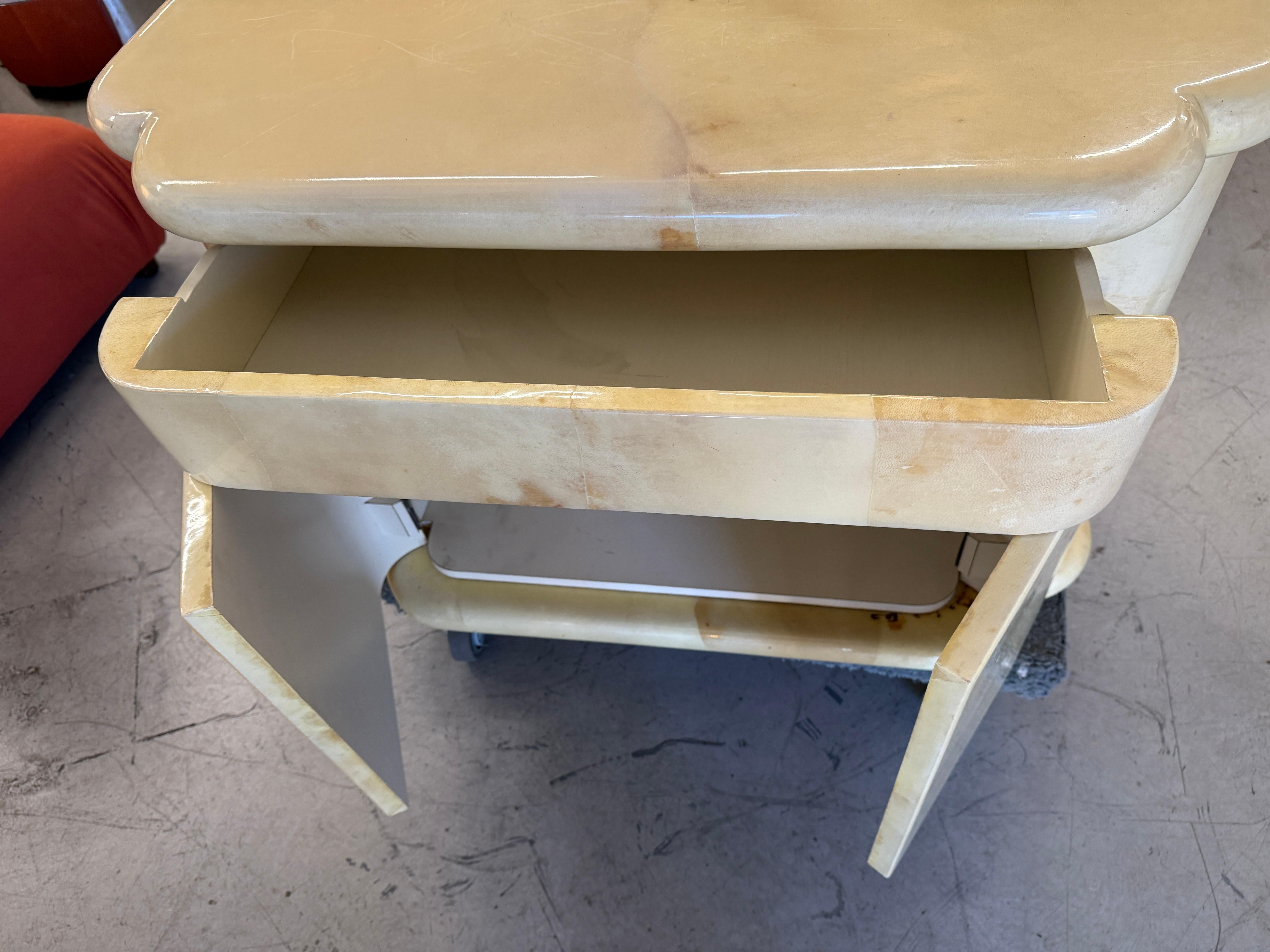 Enrique Garcel pour Jimeco Tables de nuit laquées en peau de chèvre en vente 7