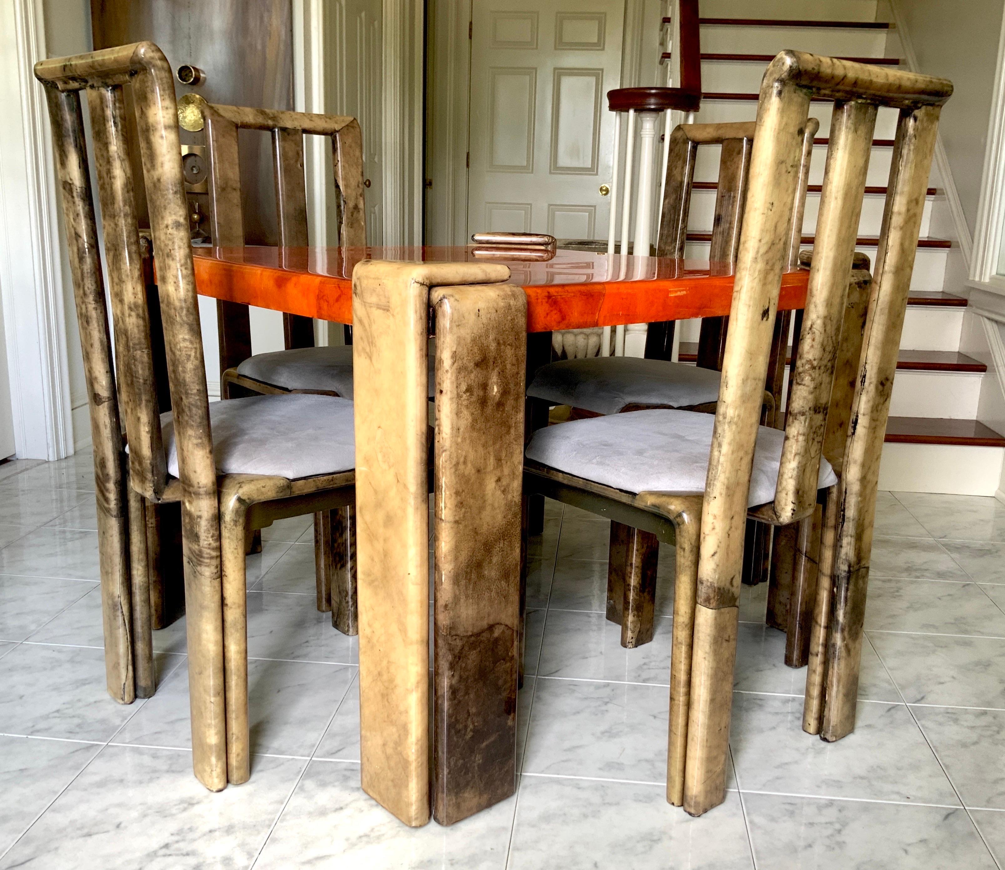 20ième siècle Table de salle à manger en peau de chèvre laquée Enrique Garcel  et 4 chaises en vente