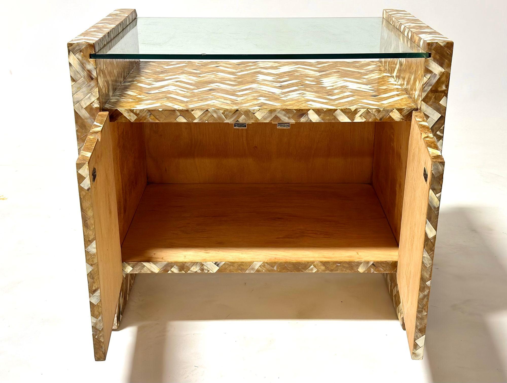 Enrique Garcel Tessellated Horn Side/End Table, 1970 In Good Condition For Sale In Chicago, IL