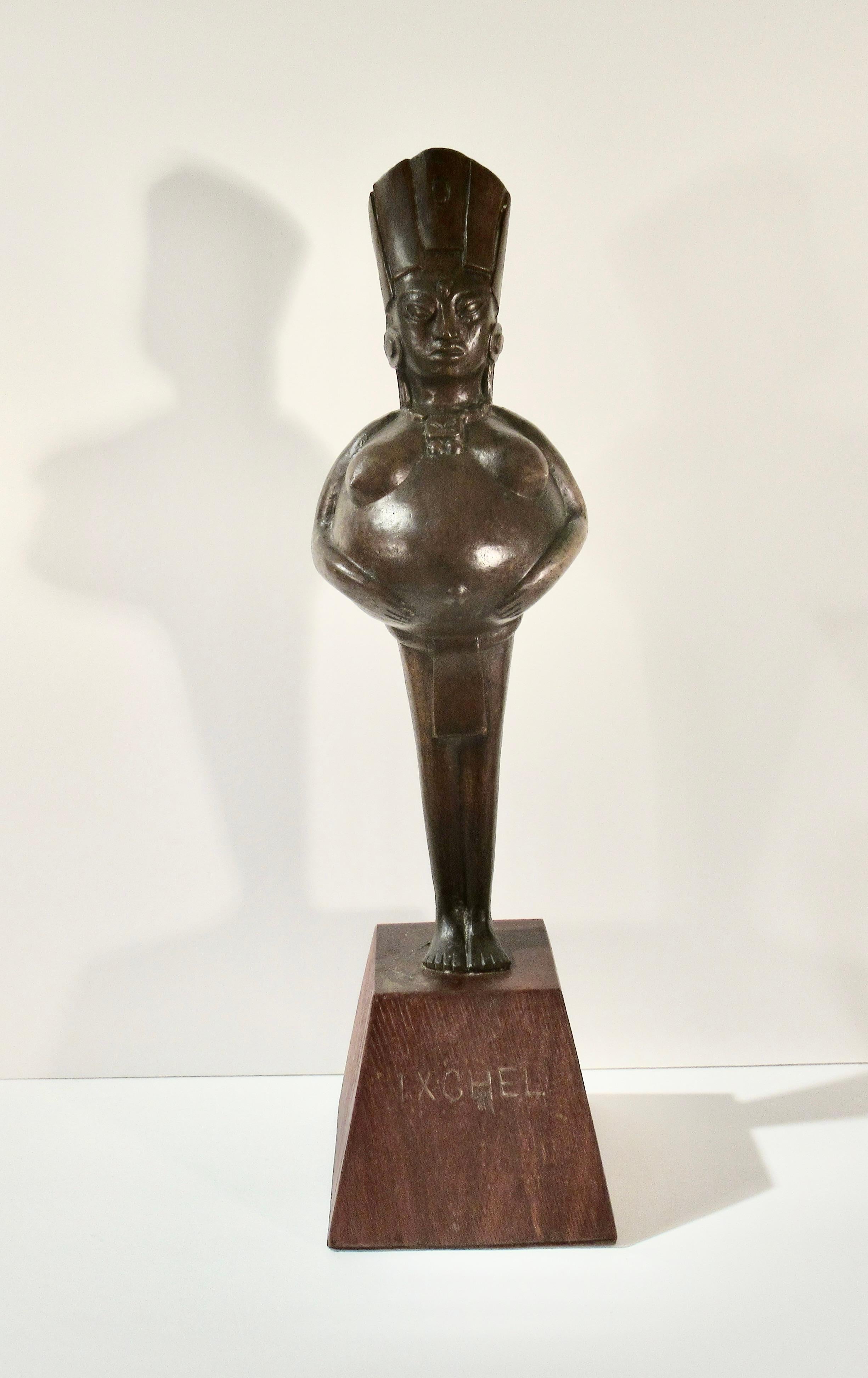 Enrique Gottdiener Soto Figurative Sculpture – Ixchel