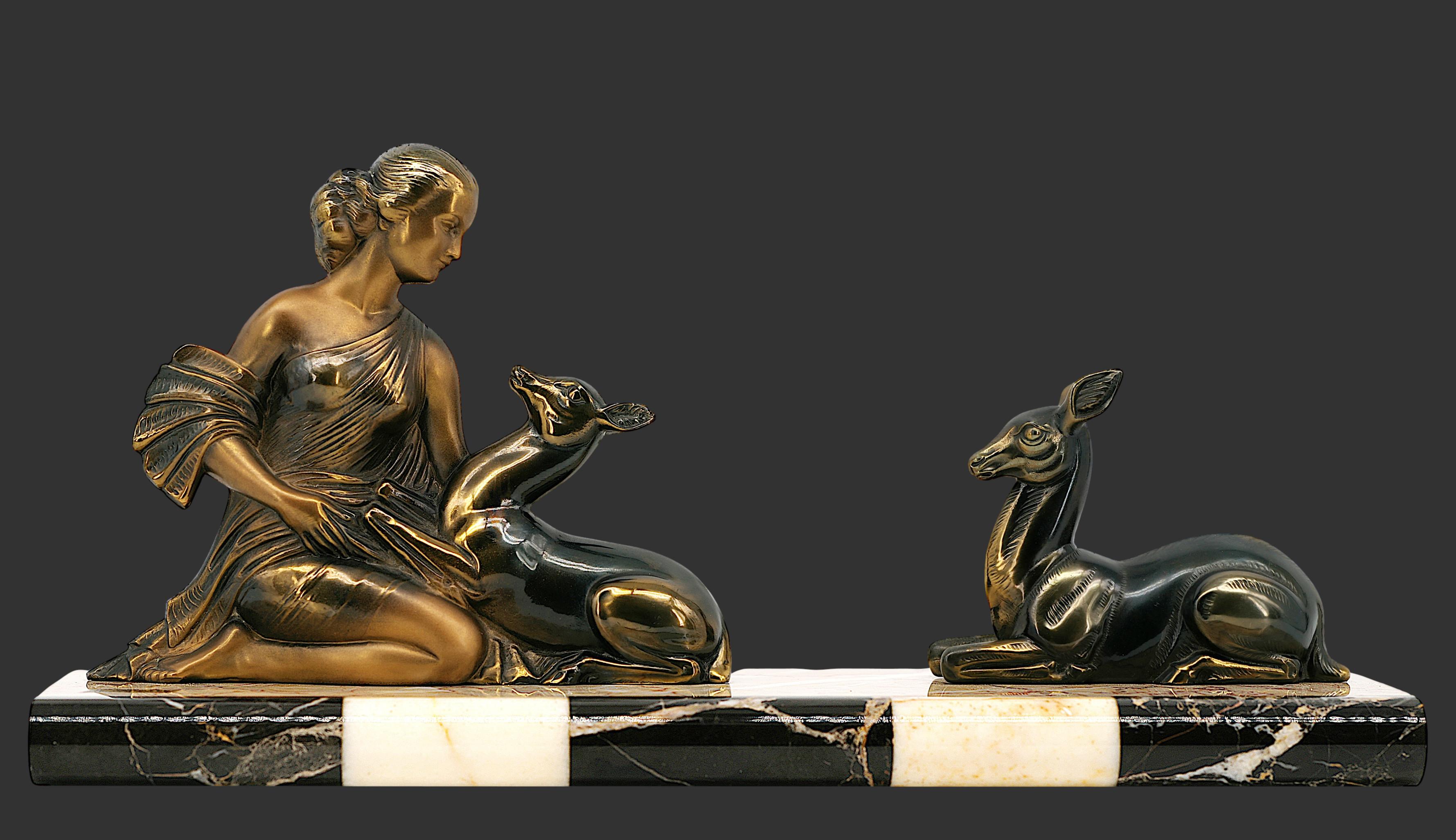 Escultura francesa Art Déco de Enrique MOLINS-BALLESTE, Francia, ca.1920. Espelta y mármol. Base de mármol. 