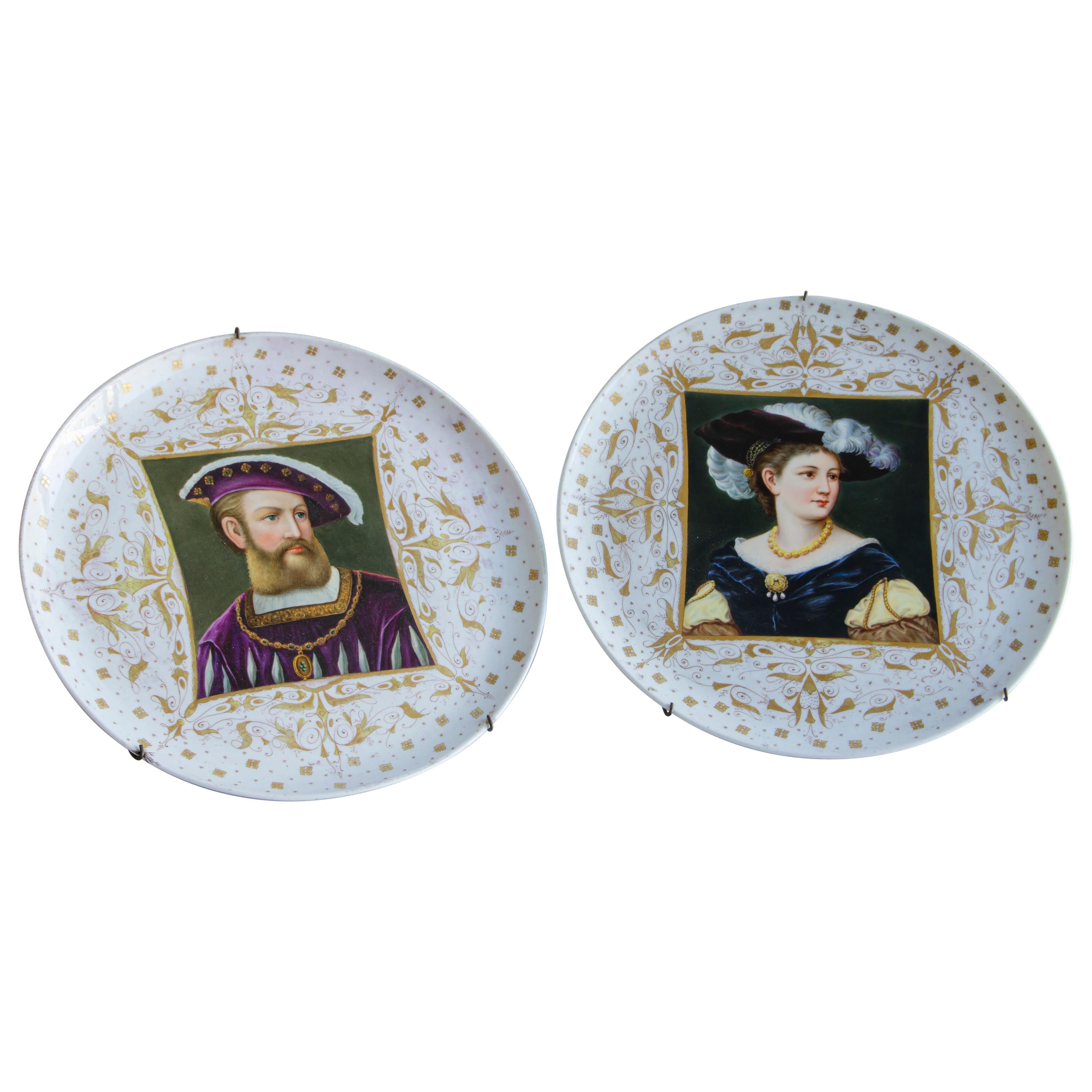 Paire d'assiettes suspendues décoratives (Autriche) Enrique viii et Ana Bolena en vente