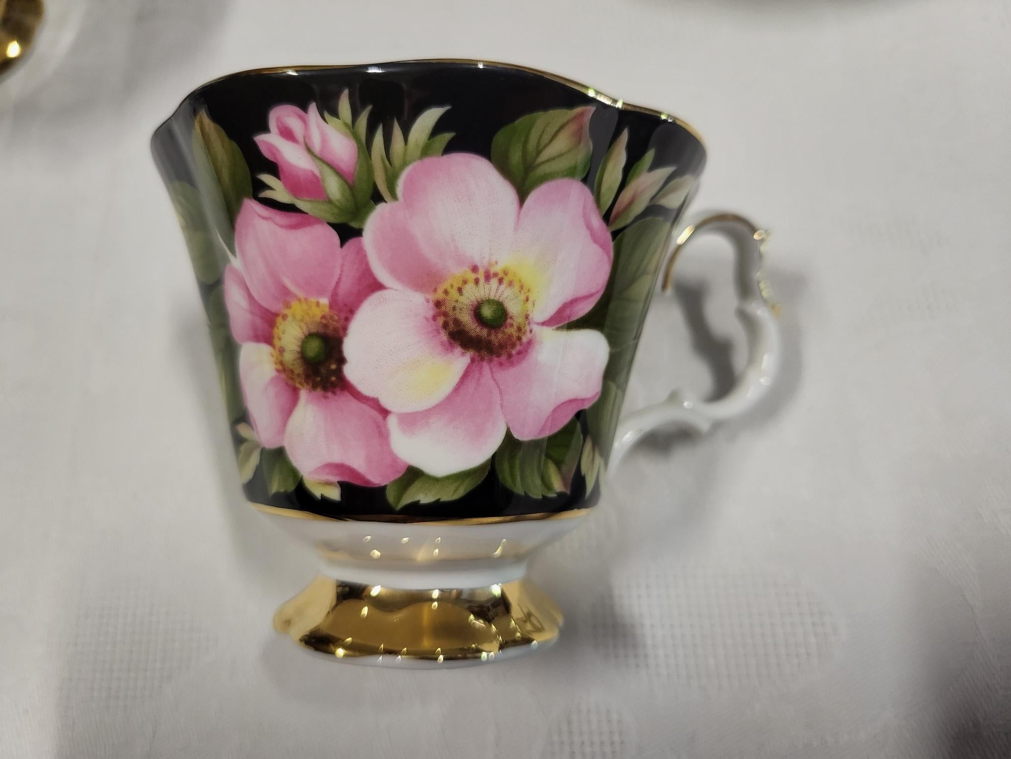 Ensemble à thé Royal Albert Provincial Flowers porcelaine England 1975 (8pièces) in vendita 4
