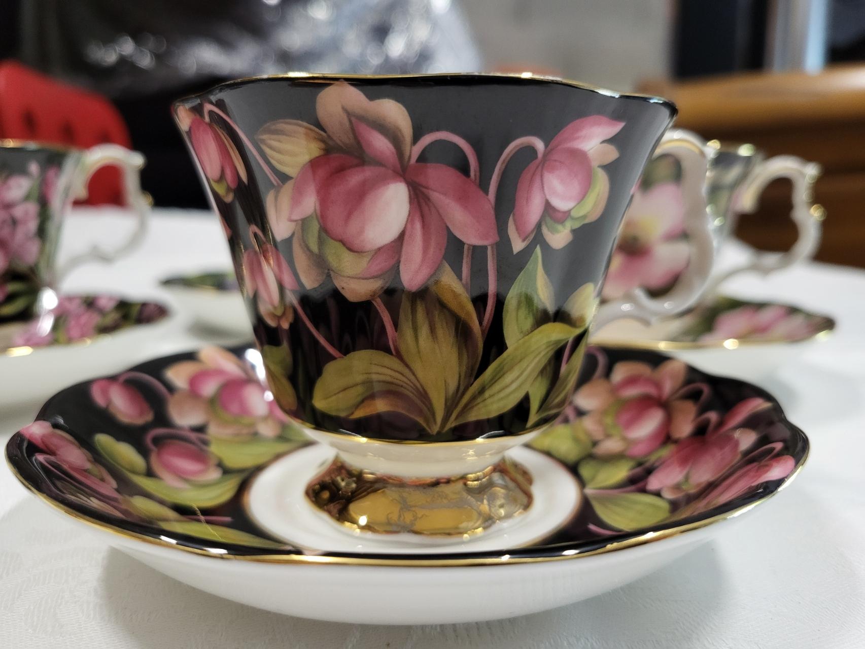 Porcellana Ensemble à thé Royal Albert Provincial Flowers porcelaine England 1975 (8pièces) in vendita