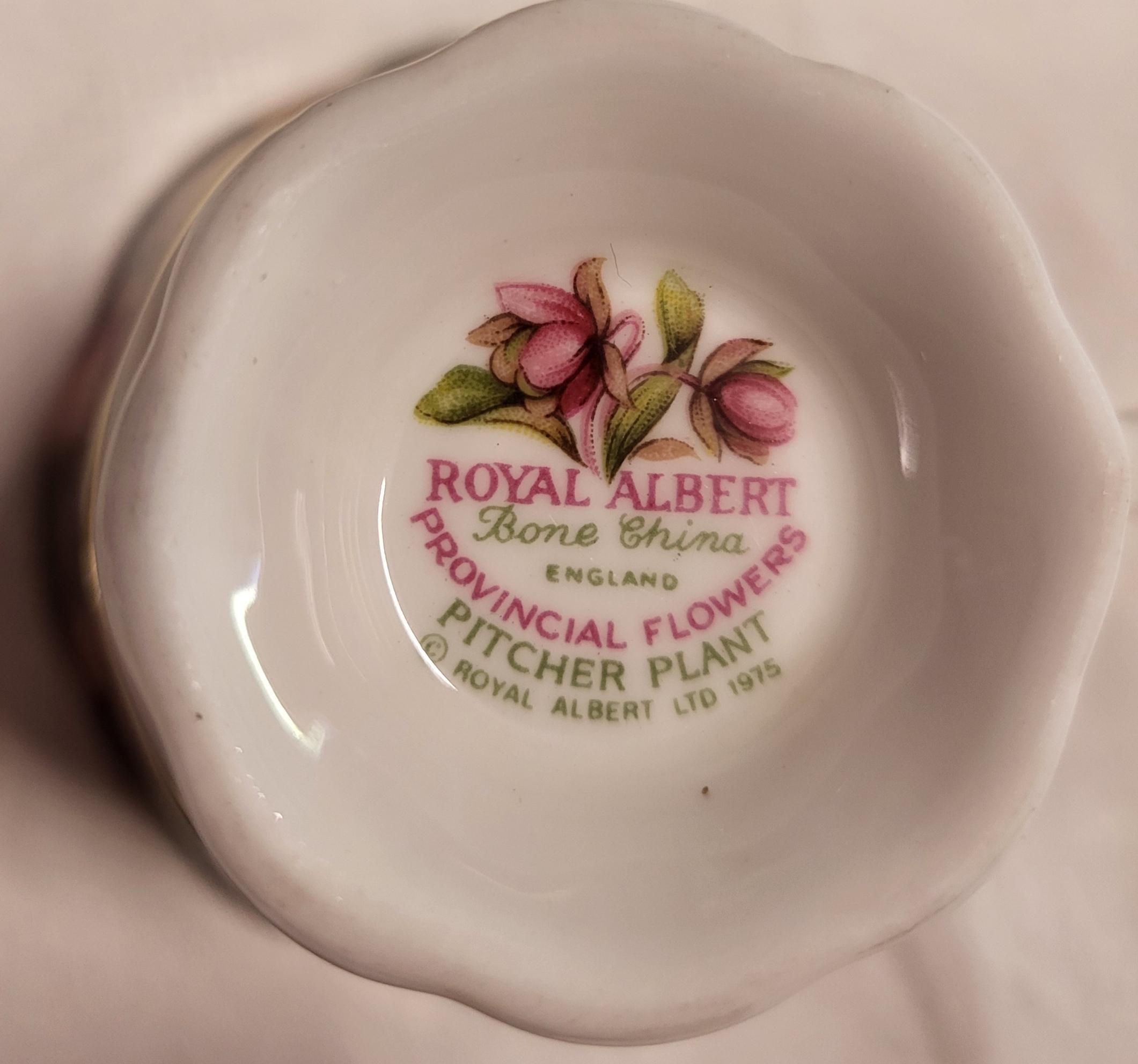 Ensemble à thé Royal Albert Provincial Flowers porcelaine England 1975 (8pièces) in vendita 2