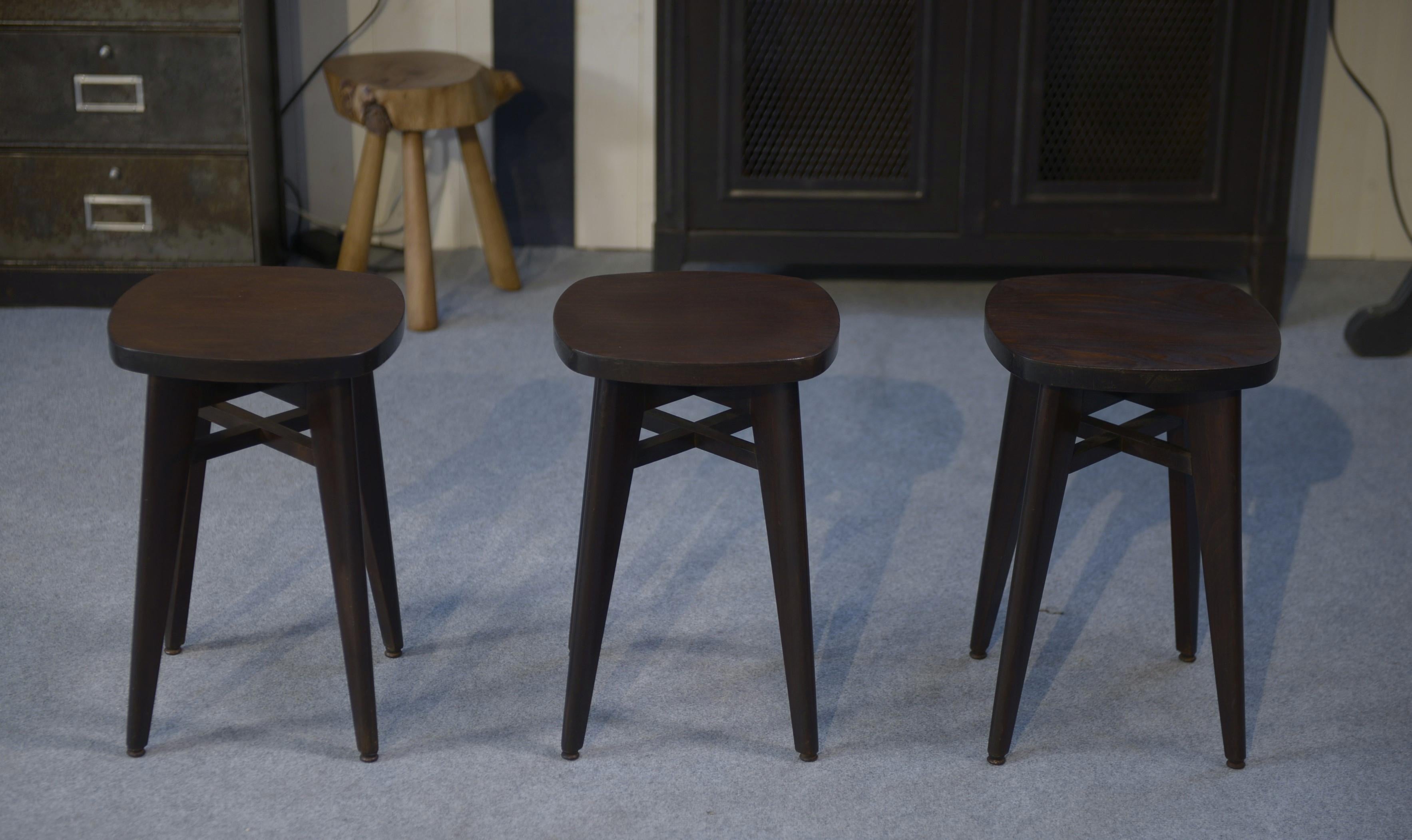 Ensemble de 3 tabourets design hêtre attribué à Louis Gamet 1950's im Angebot 5