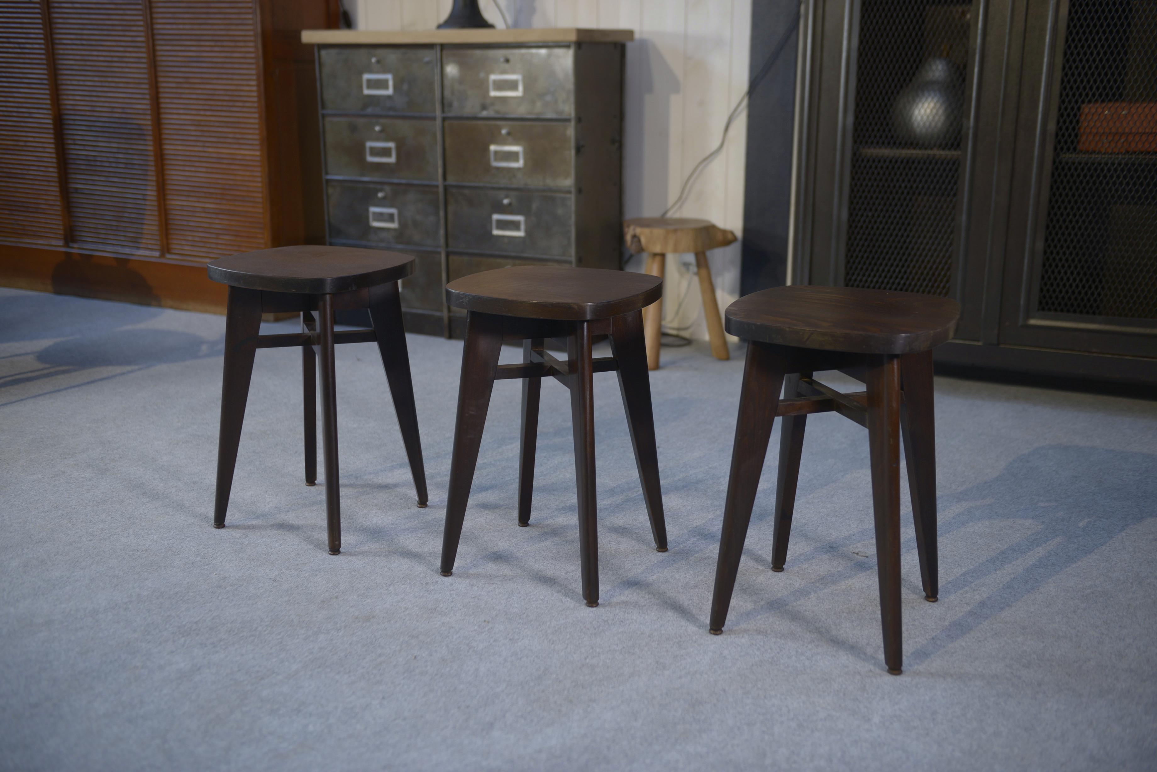 Ensemble de 3 tabourets design hêtre attribué à Louis Gamet 1950's im Angebot 6
