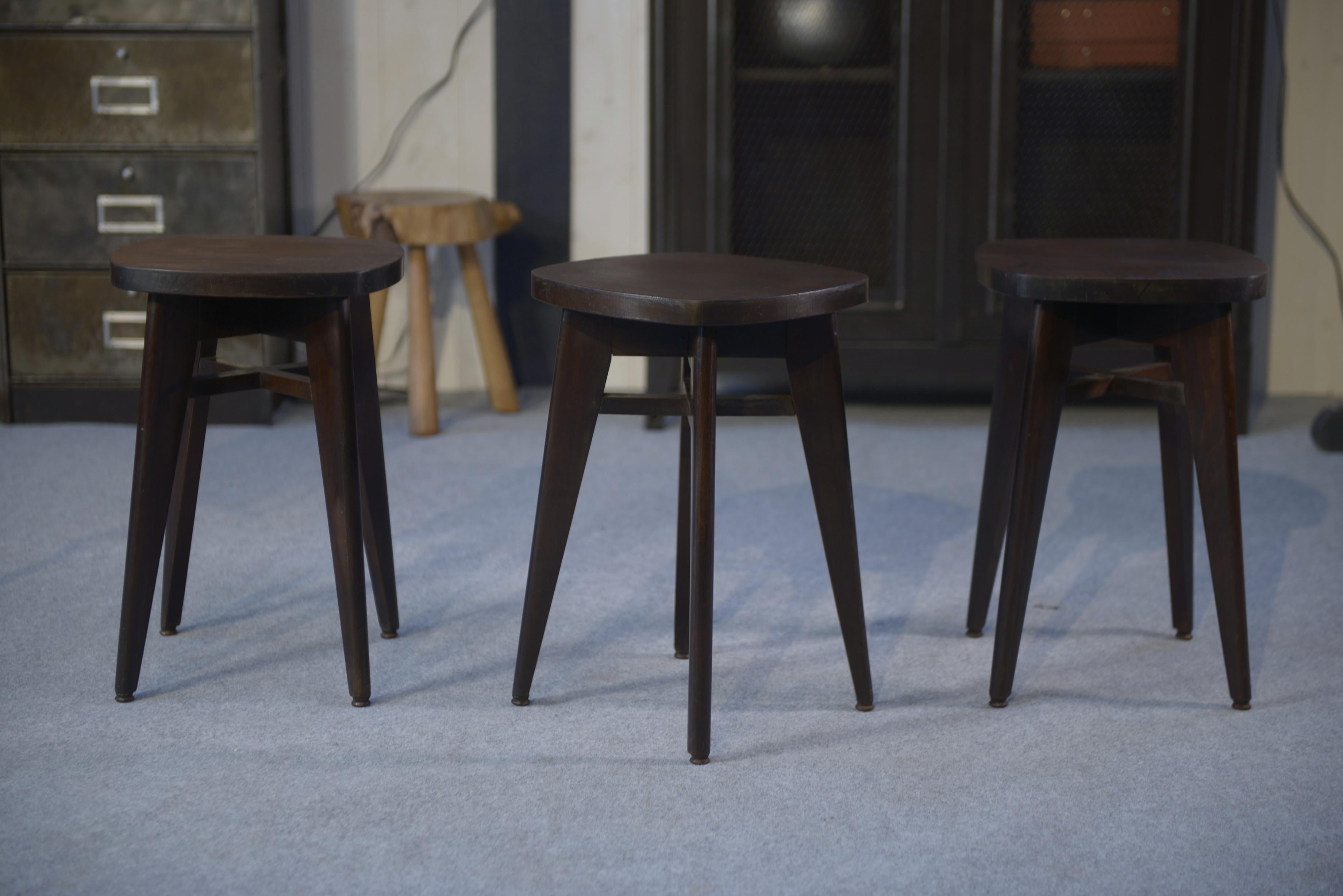 Ensemble de 3 tabourets design hêtre attribué à Louis Gamet 1950's im Zustand „Gut“ im Angebot in TOURCOING, FR