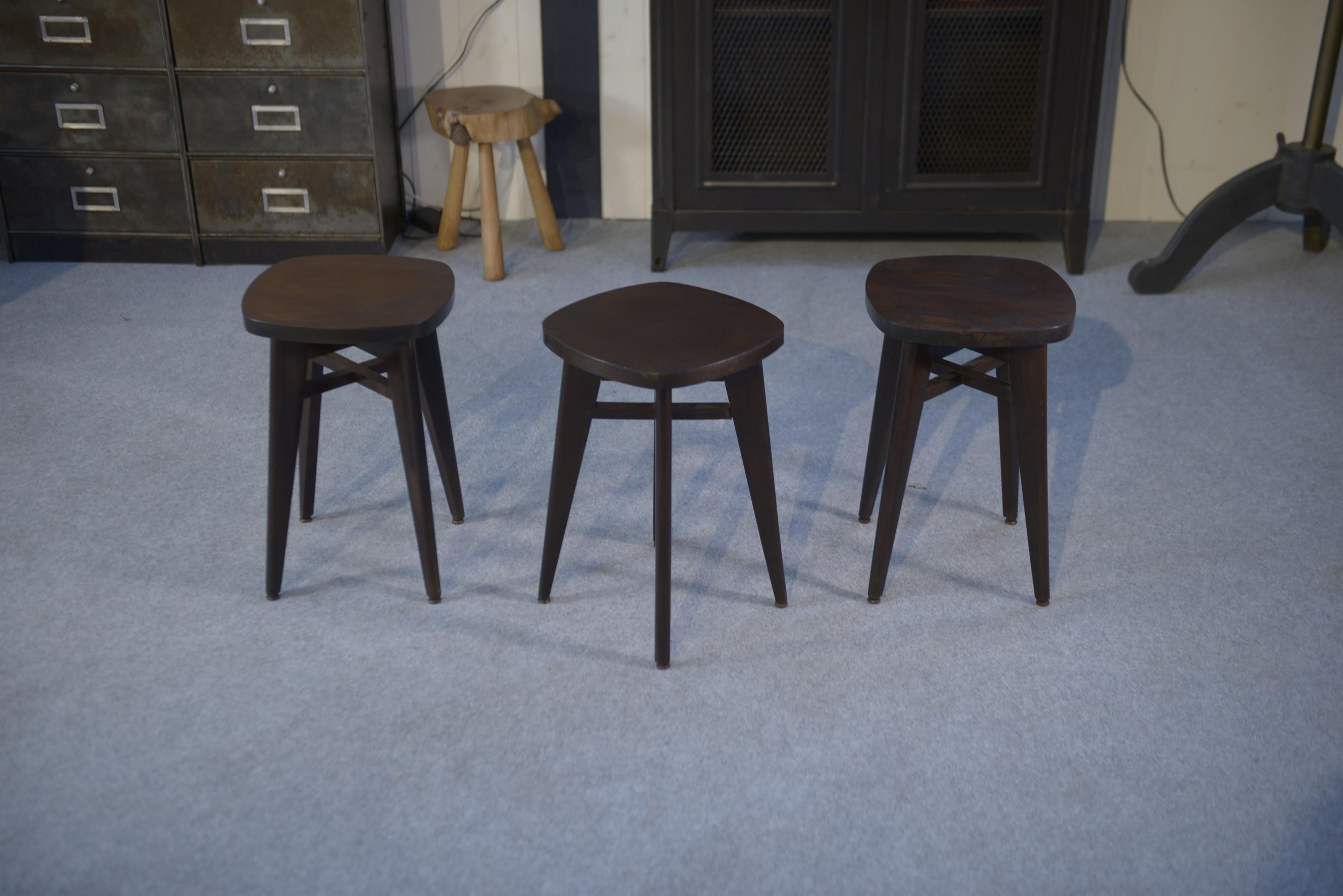Ensemble de 3 tabourets design hêtre attribué à Louis Gamet 1950's im Angebot 1