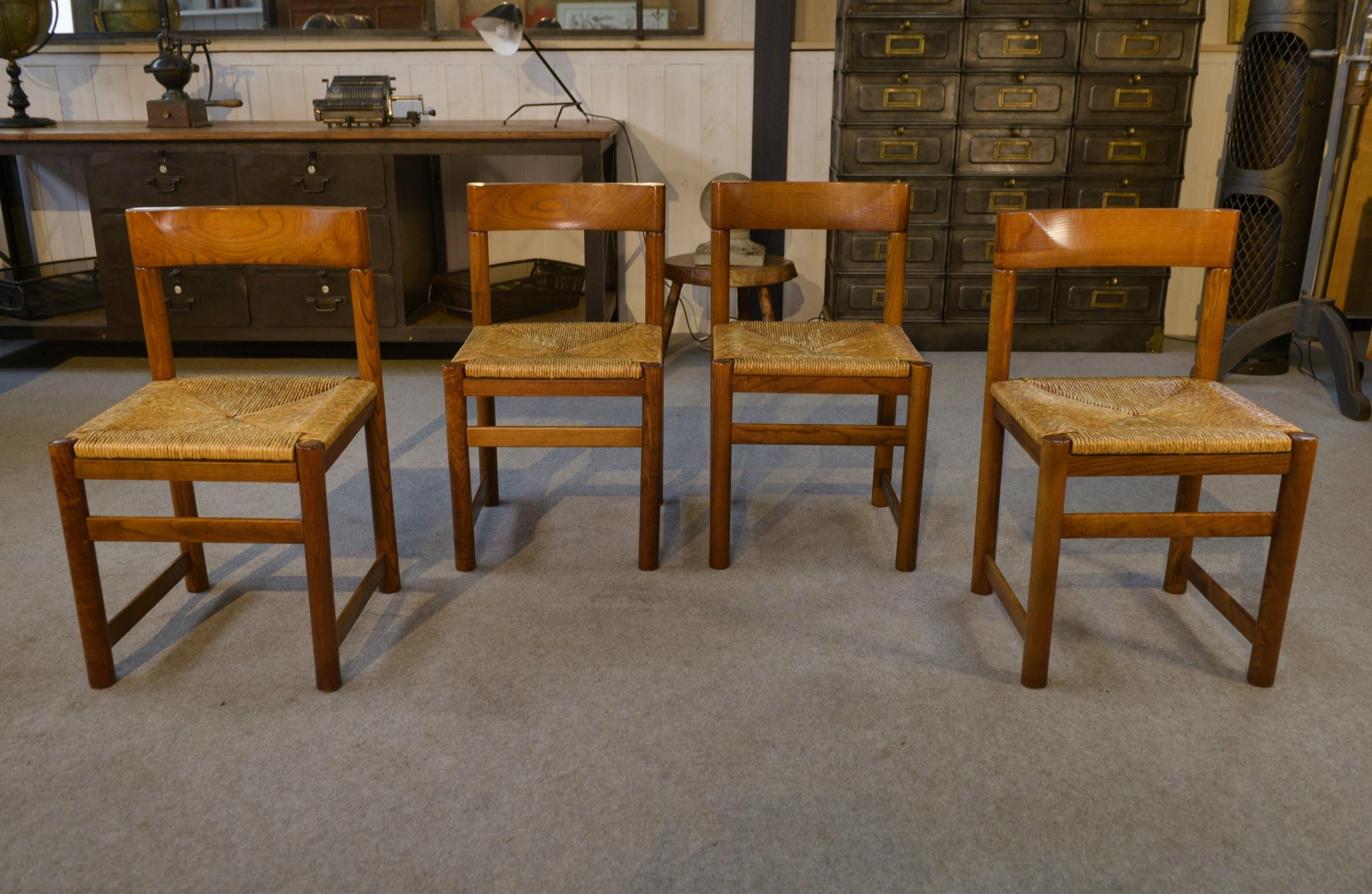 Ensemble de 4 chaises en orme massif dans le goût Maison Regain 1960's Bon état - En vente à TOURCOING, FR