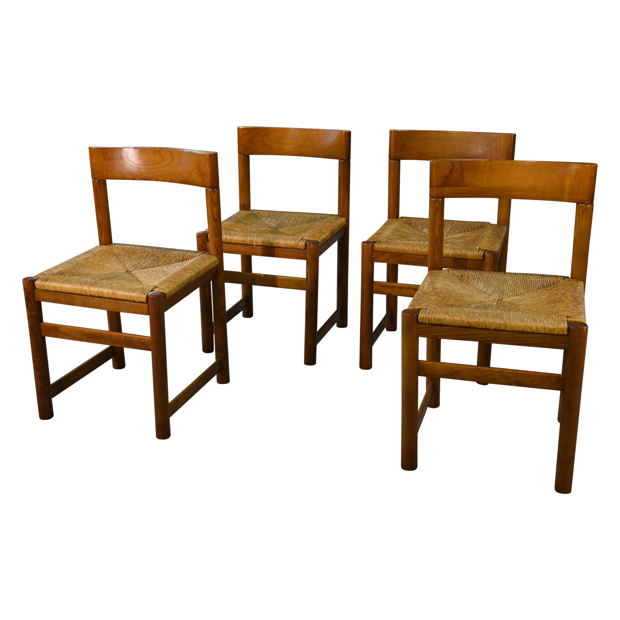 Ensemble de 4 chaises en orme massif dans le goût Maison Regain 1960's en vente