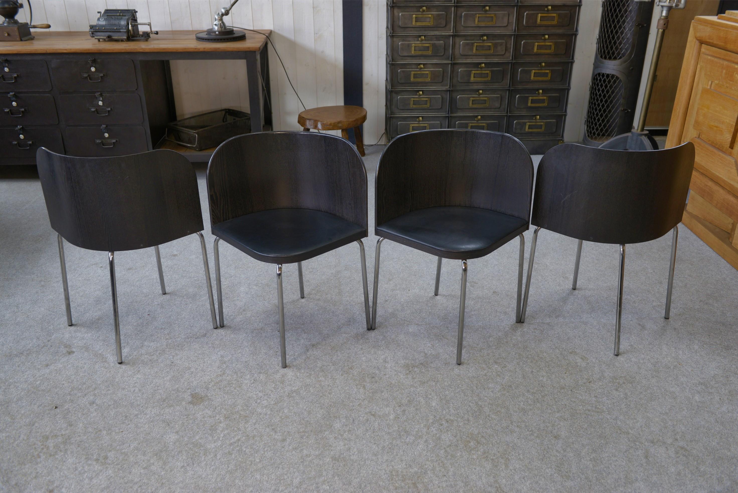 Conjunto de 4 sillas por Sandra Kregnert en venta 1