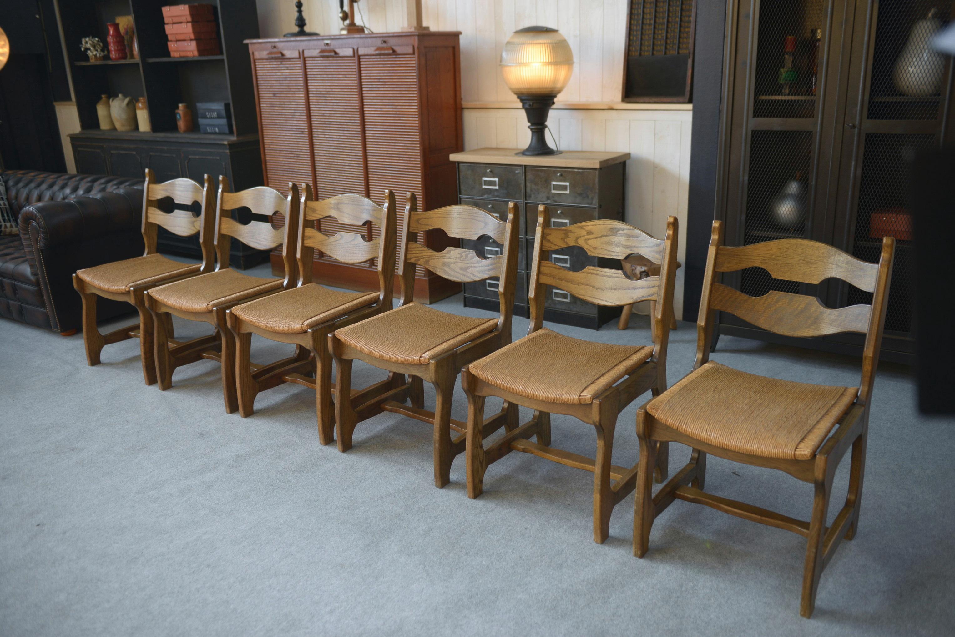 Ensemble di 6 chaises de salle à manger assise in legno e dossier in legno GUILLERME ET CHAMBRON 1950's