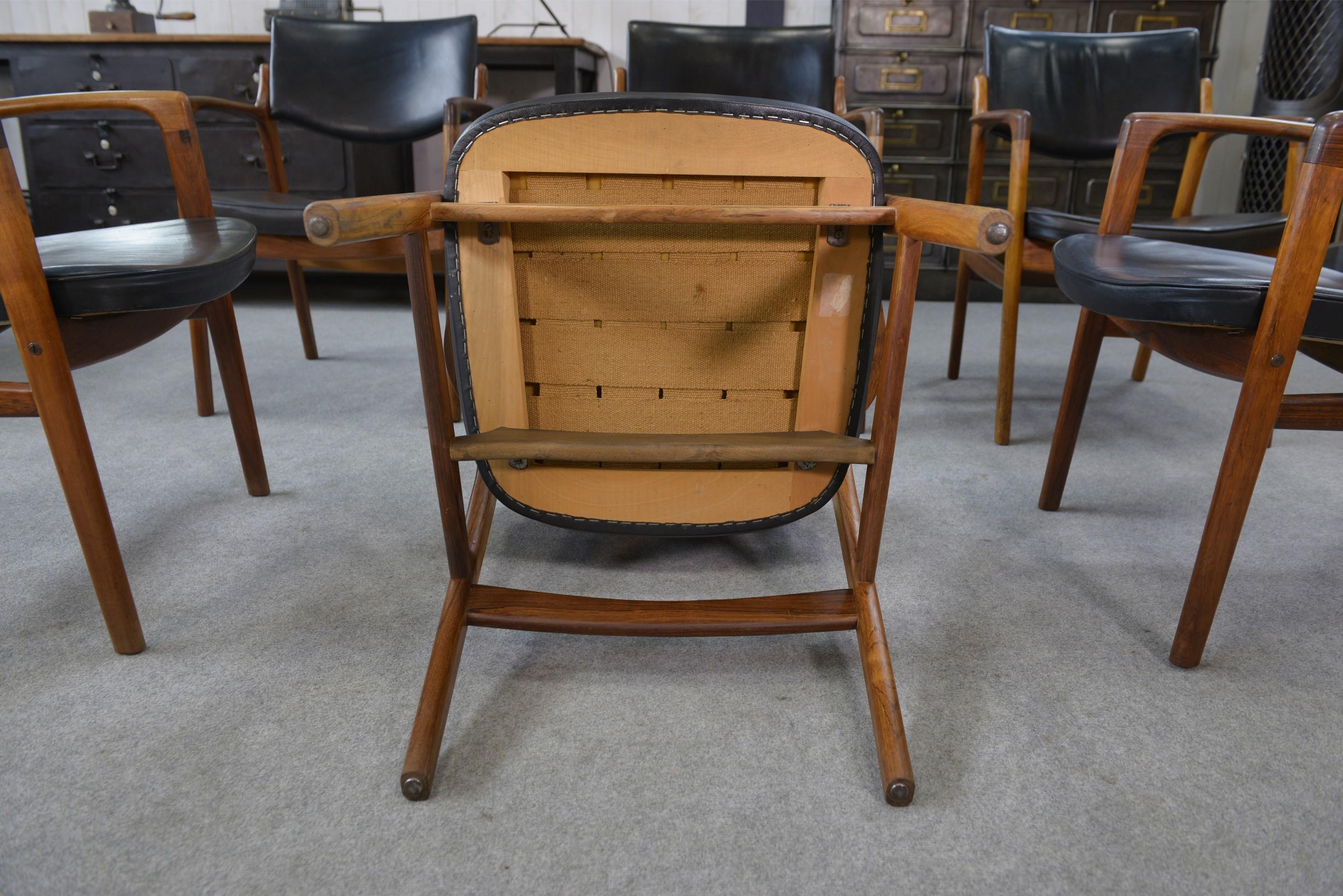 Ensemble de 6 fauteuils scandinaves en cuir et palissandre par Gondo Gravesen For Sale 6