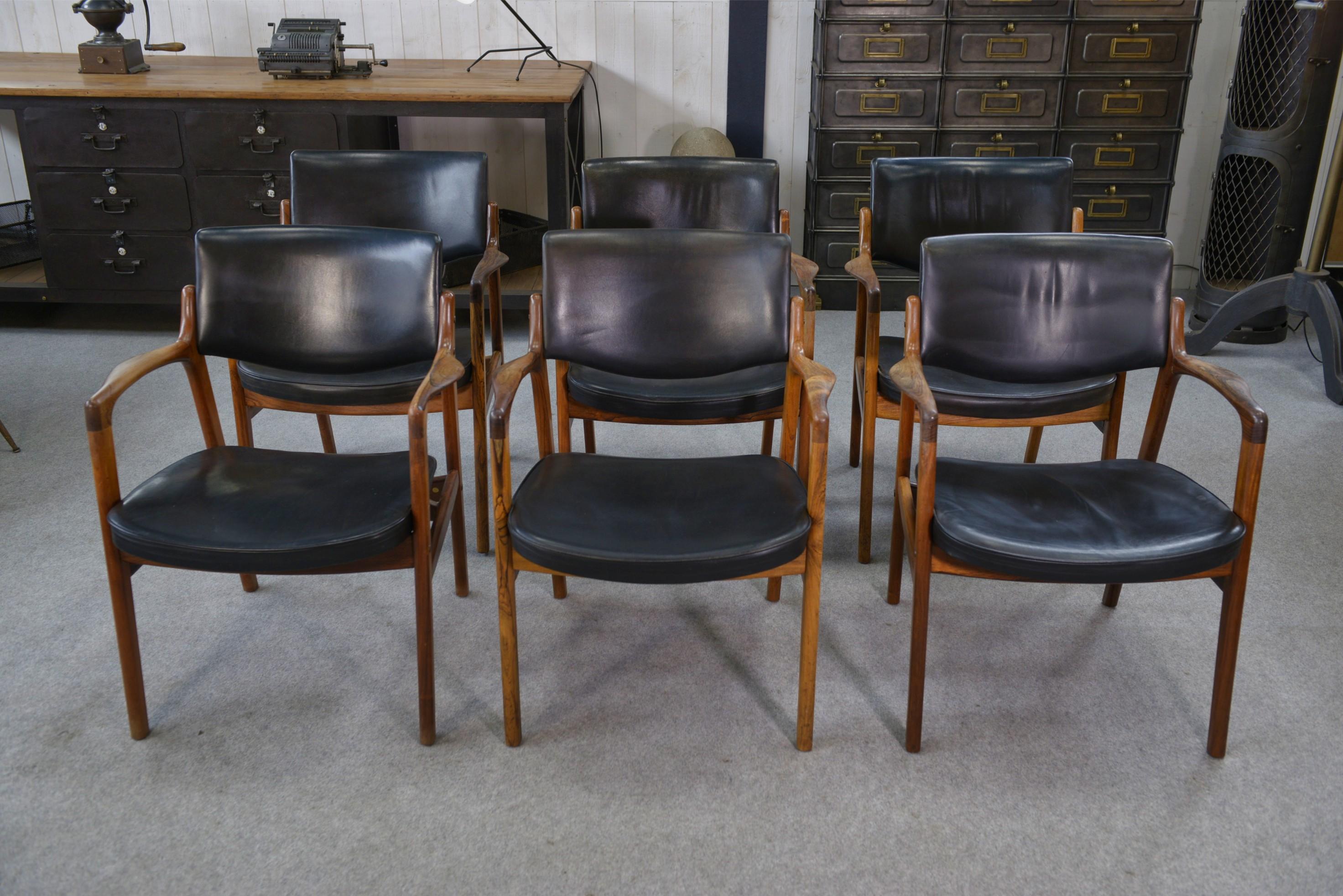 Scandinavian Modern Ensemble de 6 fauteuils scandinaves en cuir et palissandre par Gondo Gravesen For Sale