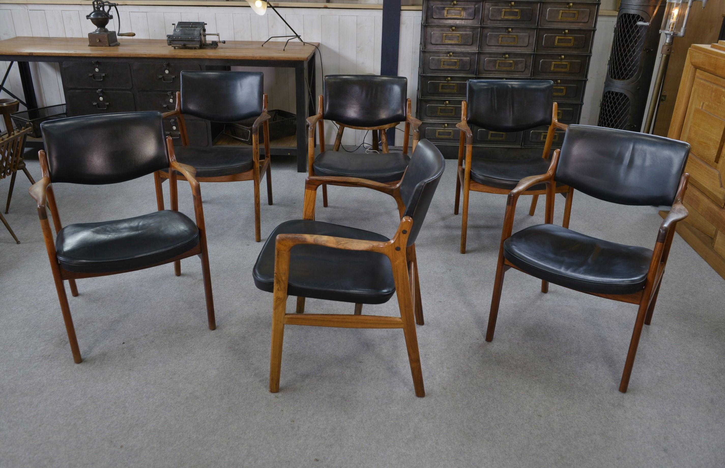 Leather Ensemble de 6 fauteuils scandinaves en cuir et palissandre par Gondo Gravesen For Sale