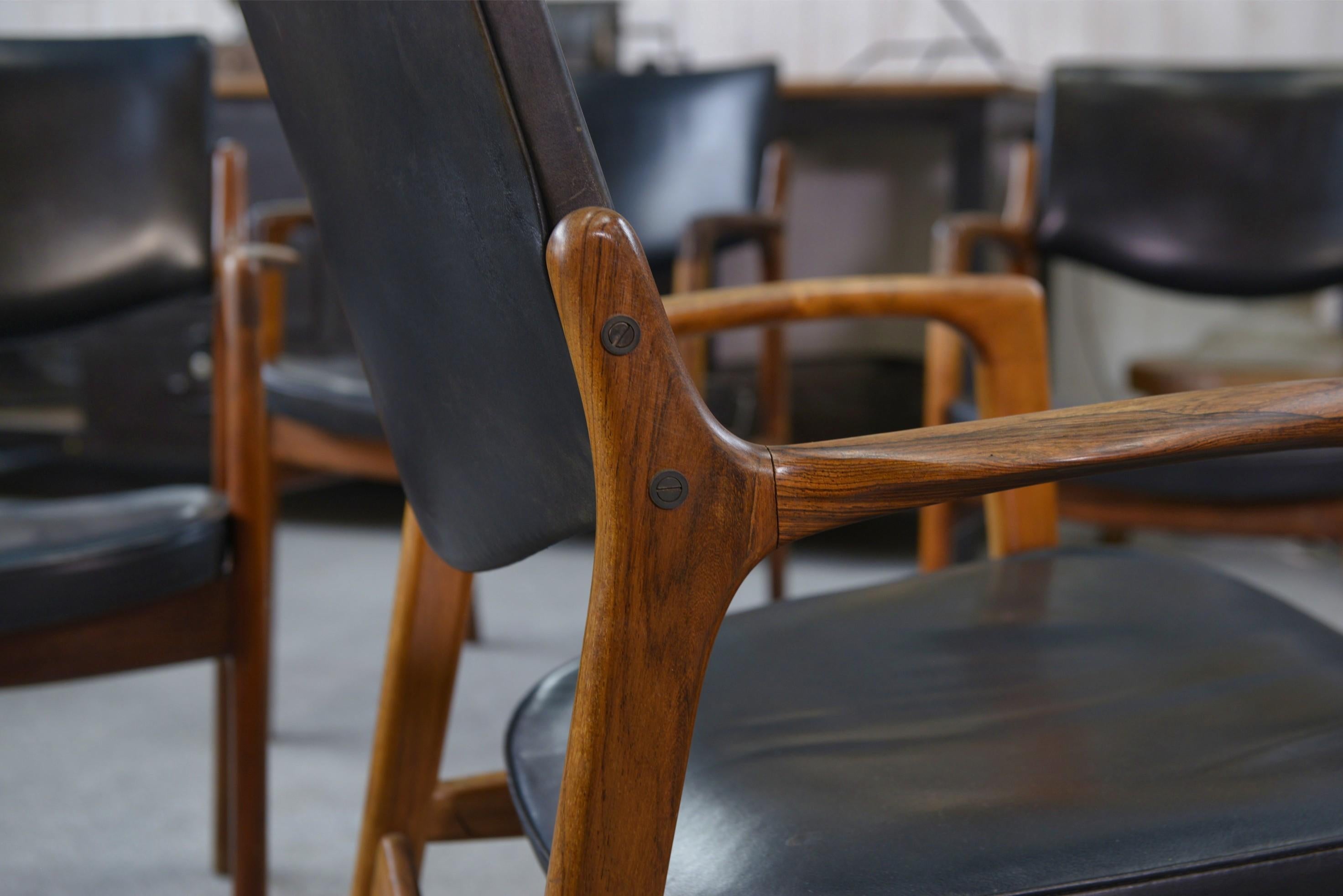 Ensemble de 6 fauteuils scandinaves en cuir et palissandre par Gondo Gravesen For Sale 1