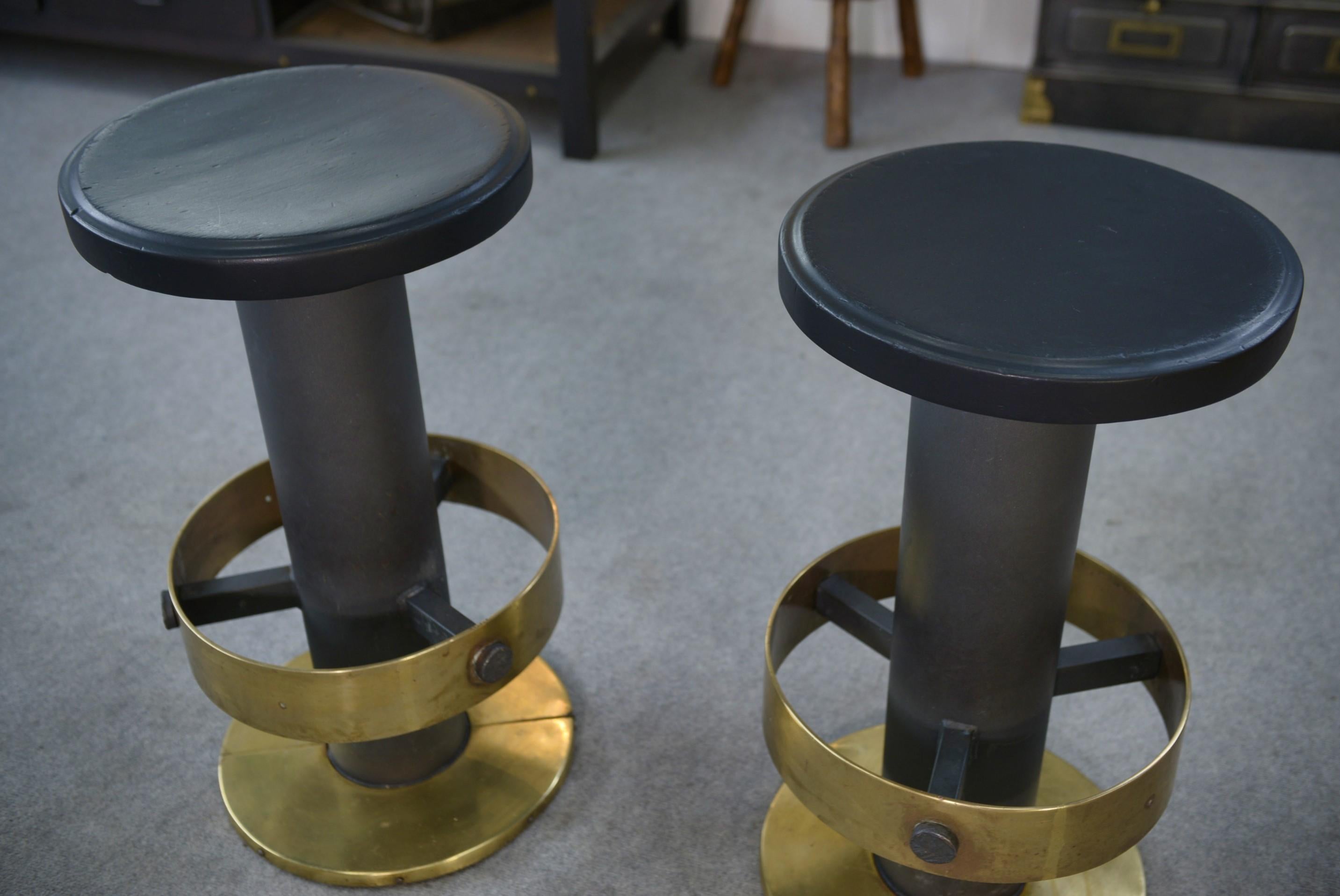 Ensemble de 6 tabourets en acier et laiton 1980's en vente 4