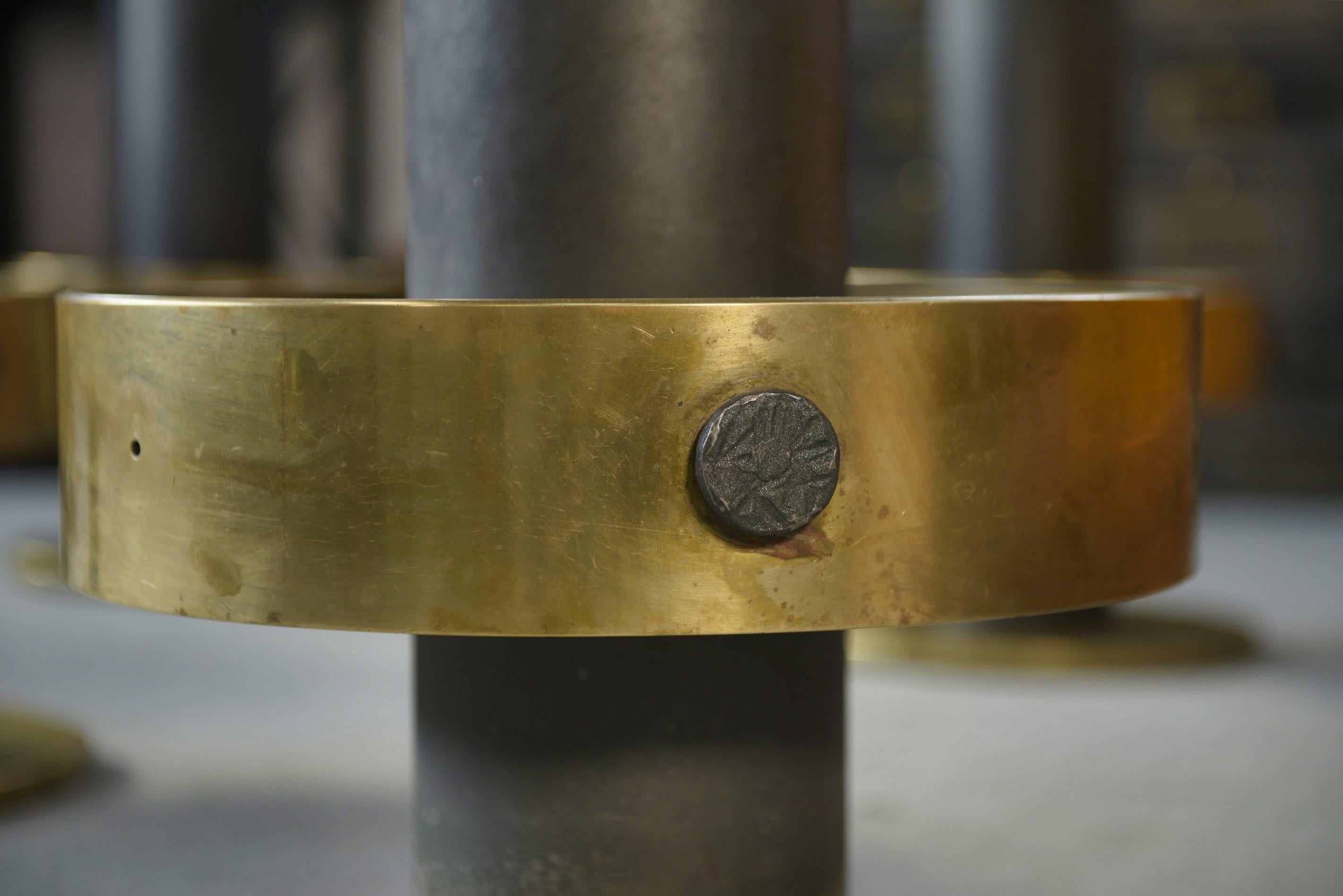 Ensemble de 6 tabourets en acier et laiton 1980's en vente 7