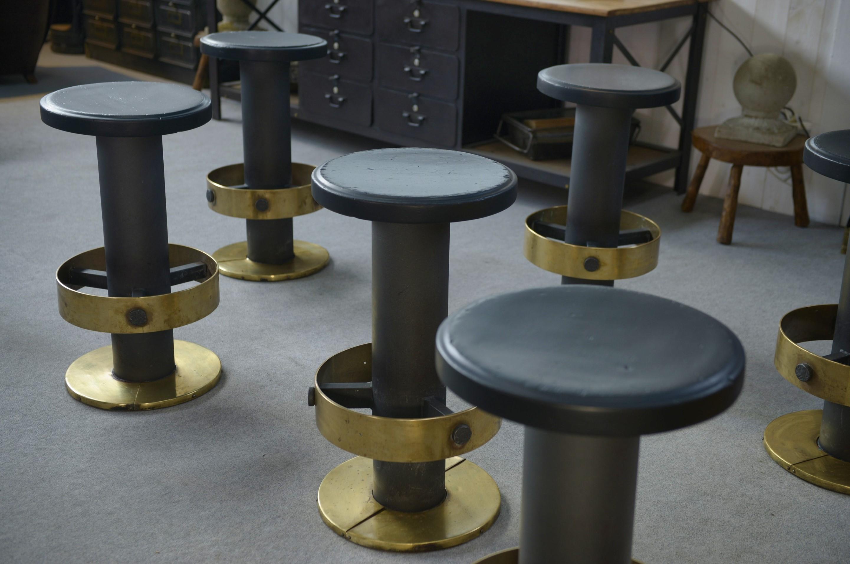 Ensemble de 6 tabourets en acier et laiton 1980's Bon état - En vente à TOURCOING, FR