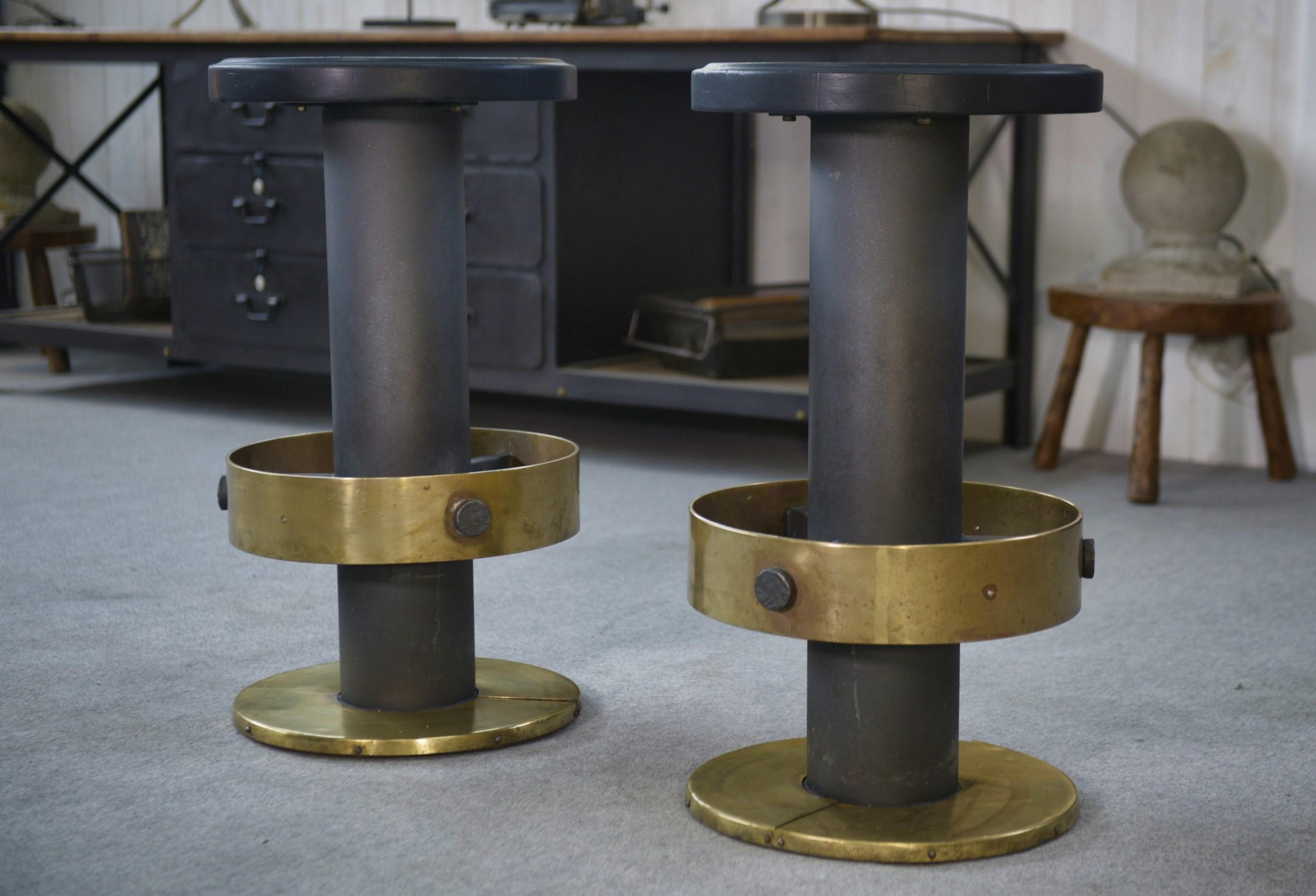 Ensemble de 6 tabourets en acier et laiton 1980's en vente 2