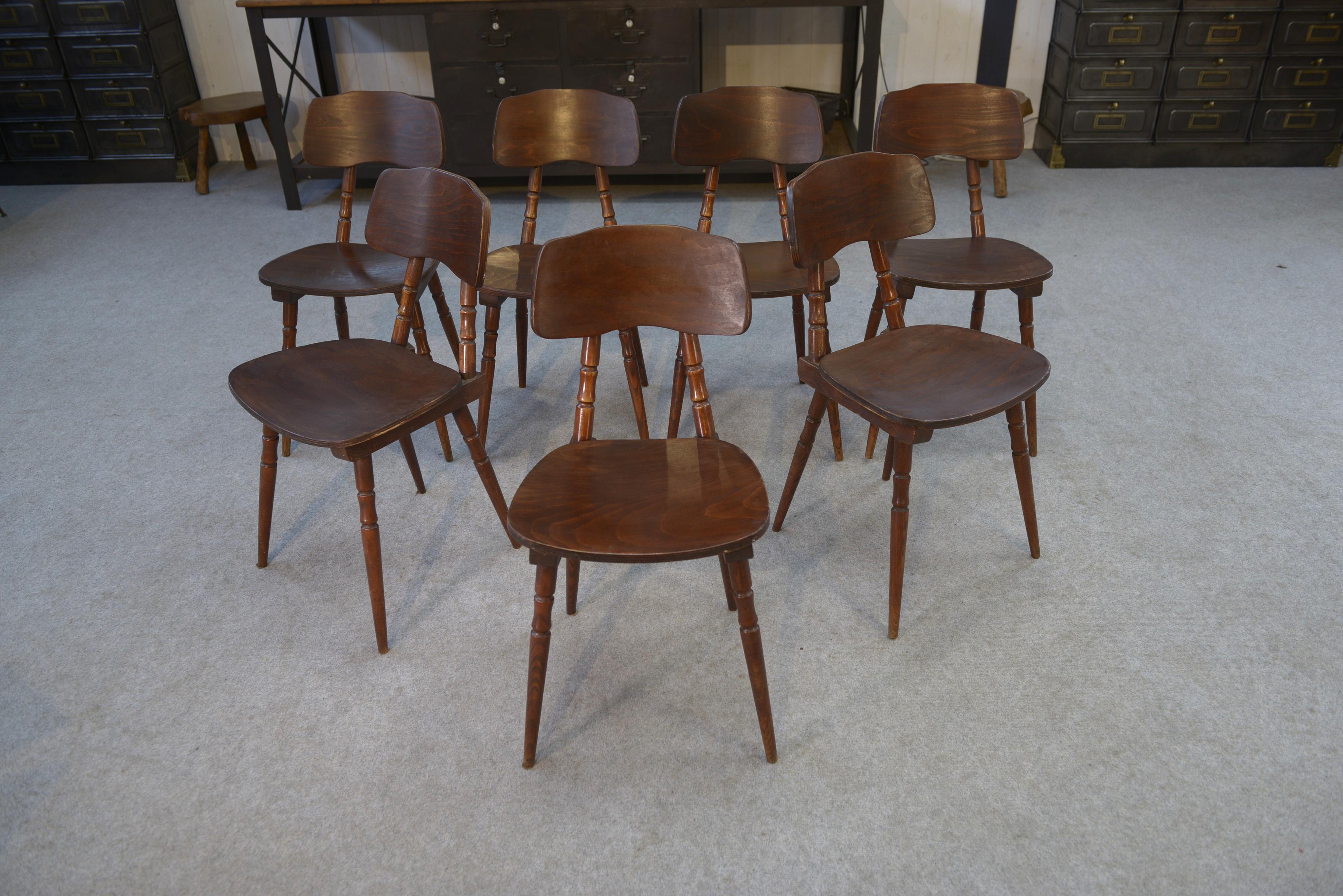 Mid-20th Century Ensemble de 7 chaises en chêne et contreplaqué de hêtre For Sale