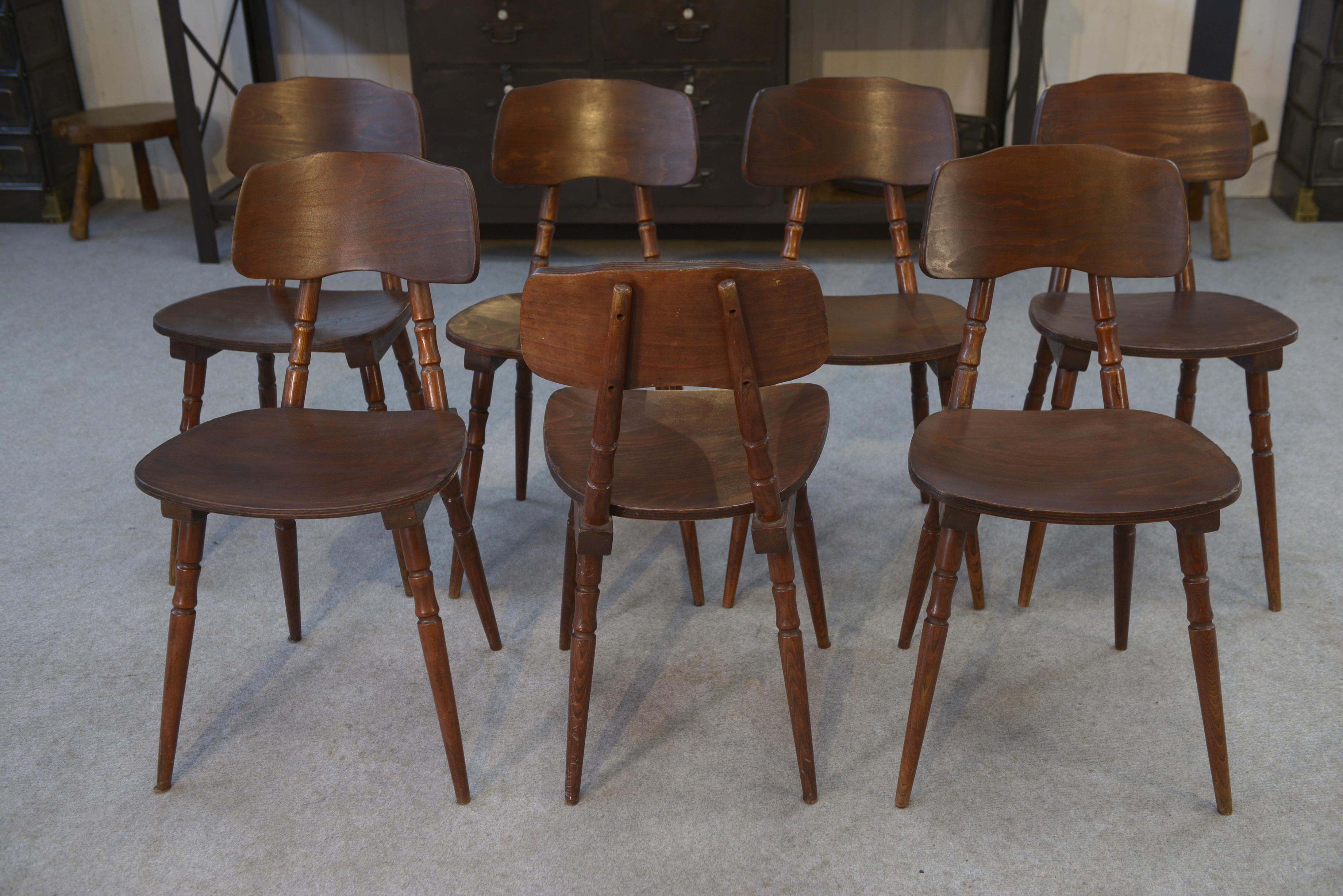 Ensemble de 7 chaises en chêne et contreplaqué de hêtre For Sale 3