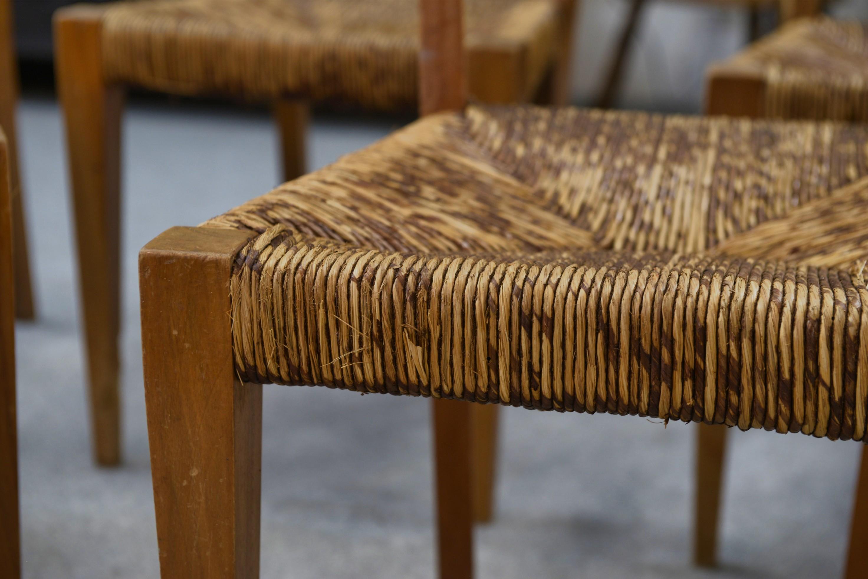 Ensemble di 8 chaises dans le goût de Geneviève Pons anni '50 in vendita 5