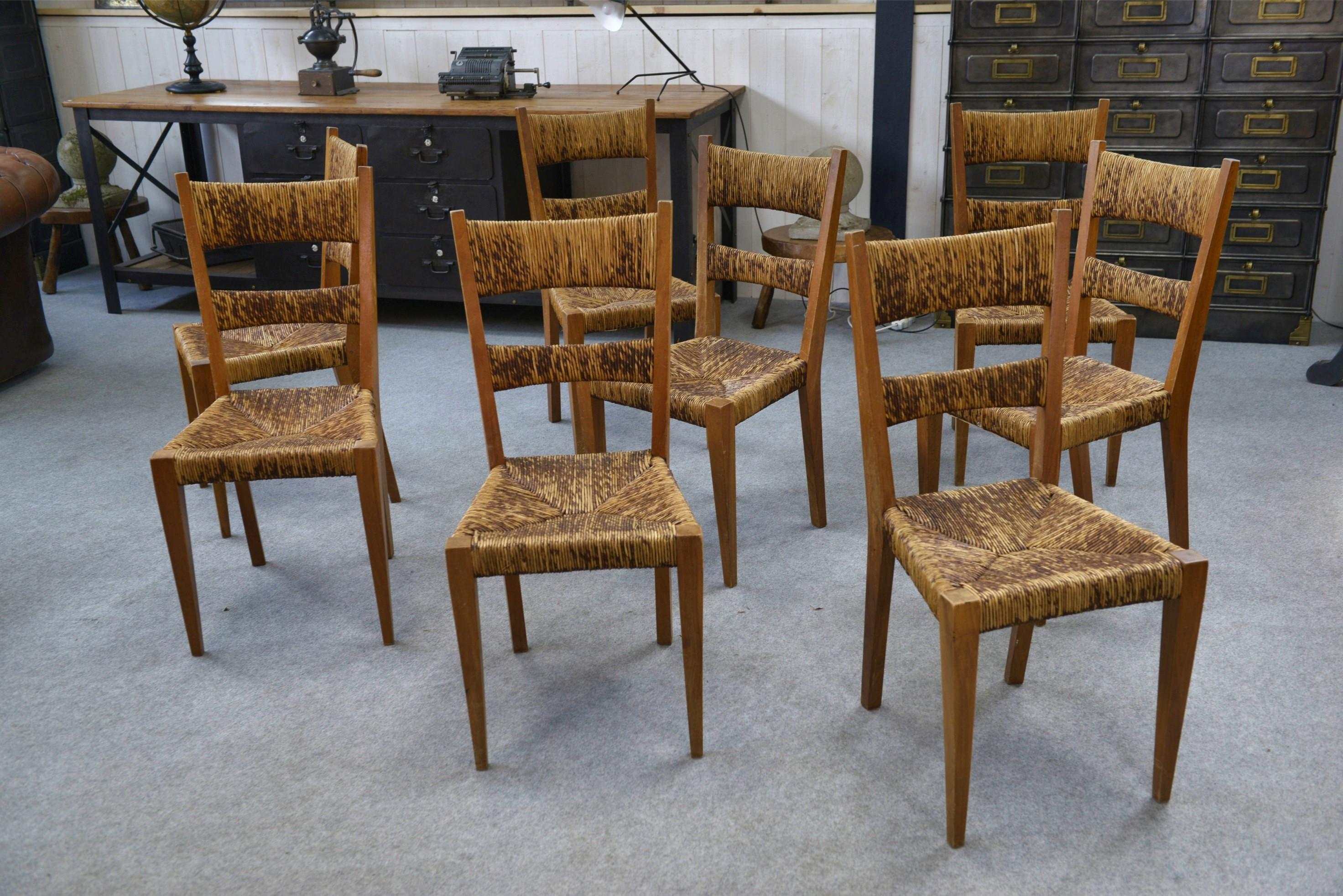 Ensemble di 8 chaises dans le goût de Geneviève Pons anni '50 in vendita 6