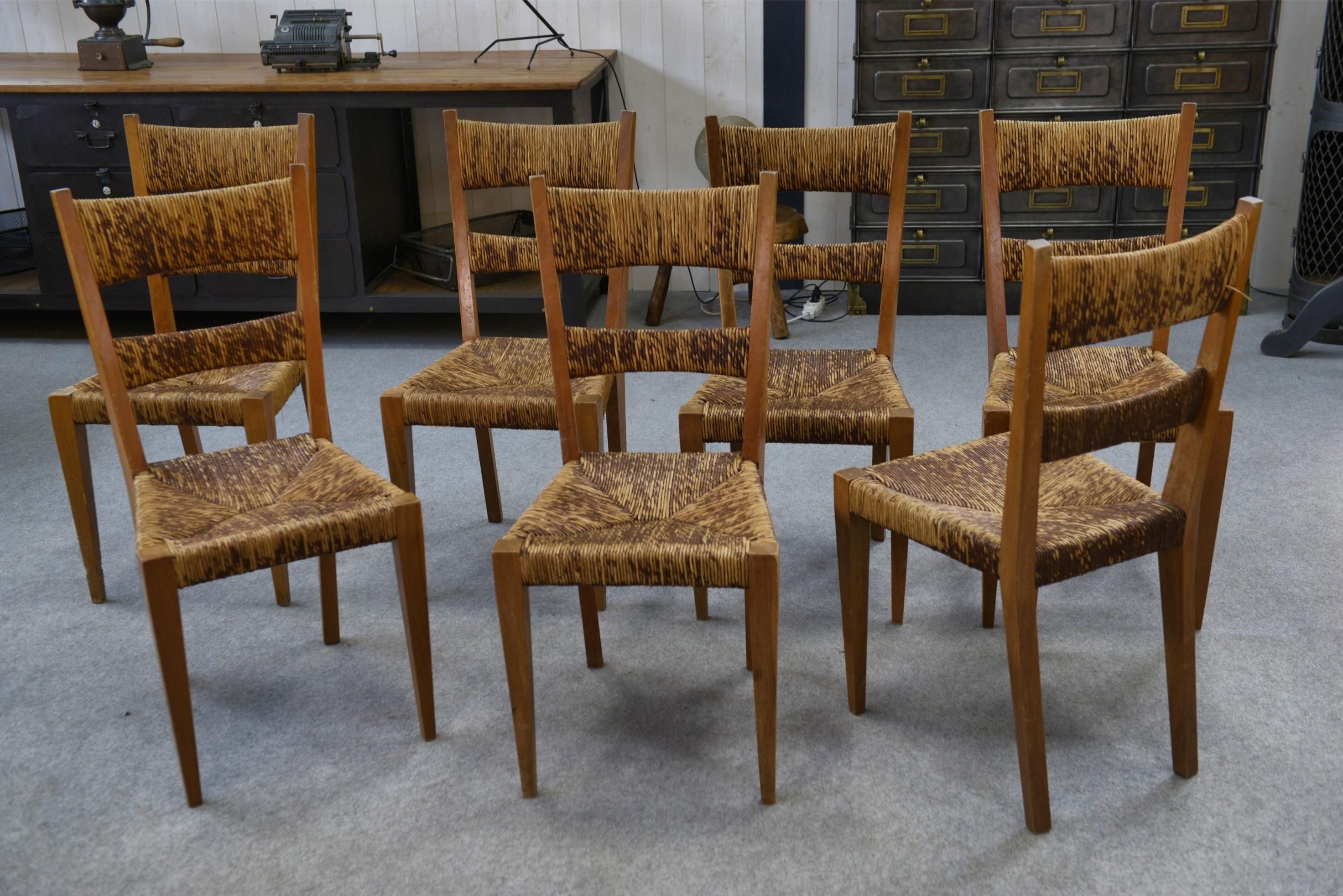 Ensemble di 8 chaises dans le goût de Geneviève Pons anni '50 in vendita 1