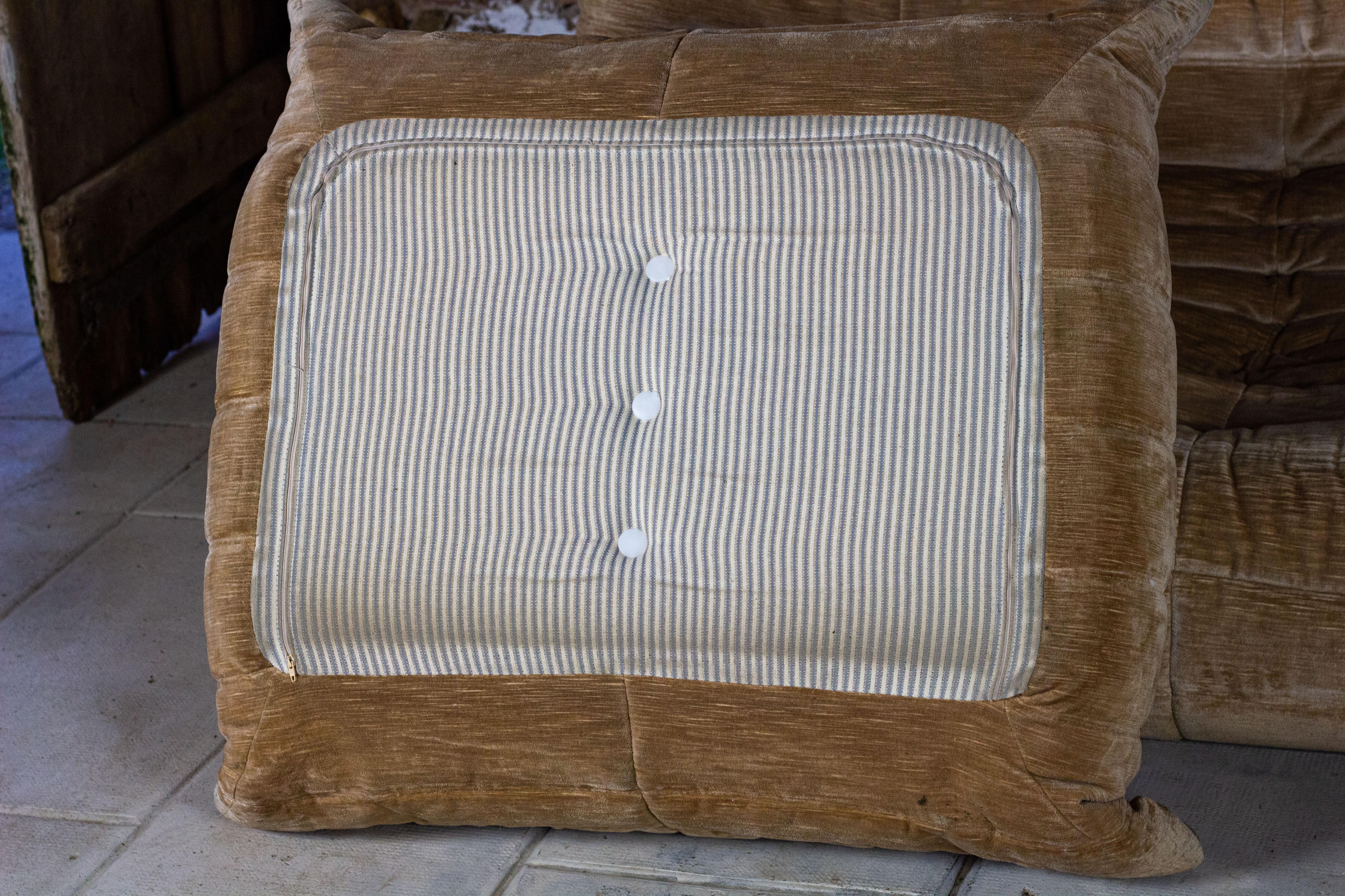 Ensemble de canapés Togo velours beige de Michel Ducaroy, LIGNE ROSET en vente 8