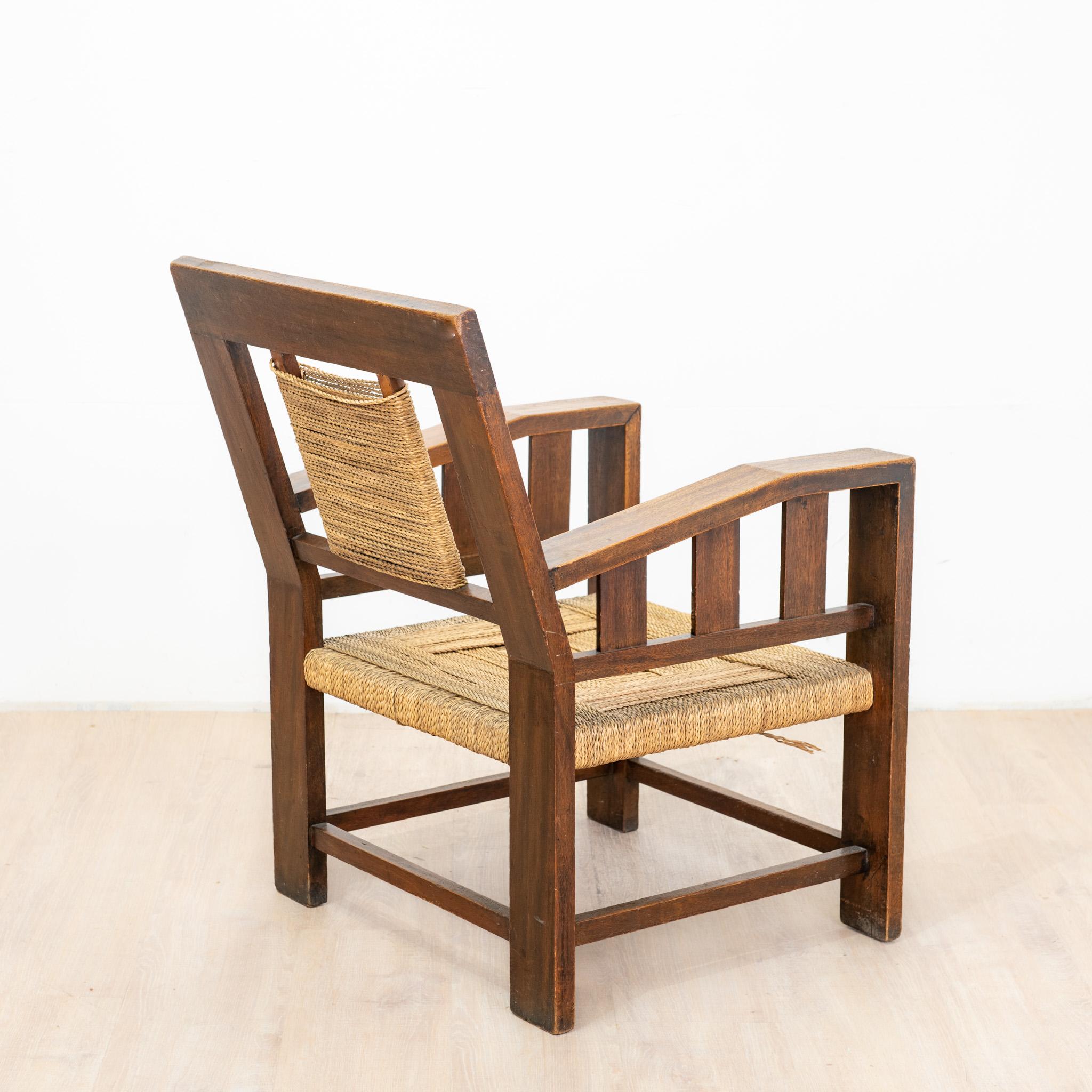 Ensemble di mobili neo-baschi scolpiti in pila e cuoio, anni '40 in vendita 7