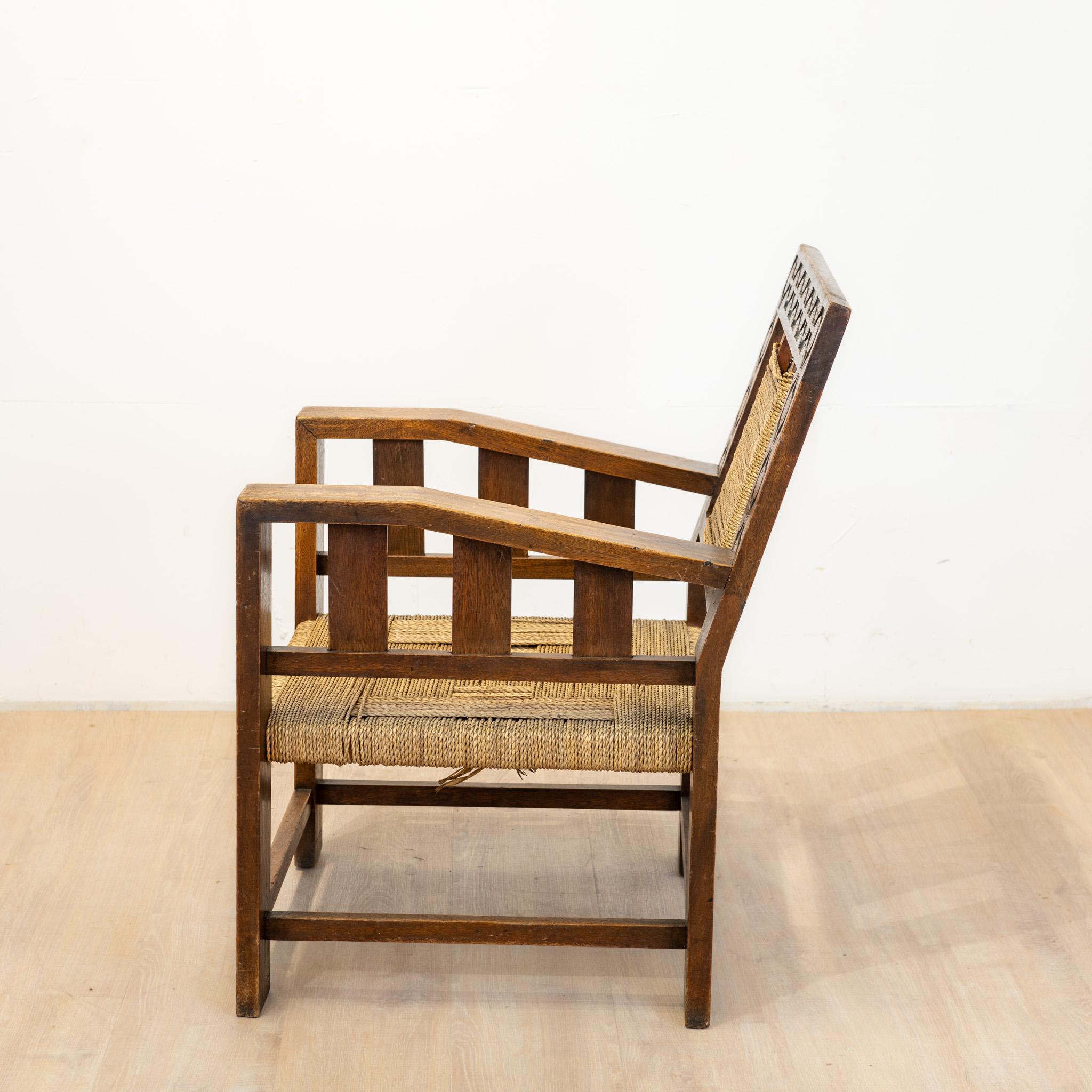 Ensemble di mobili neo-baschi scolpiti in pila e cuoio, anni '40 in vendita 3