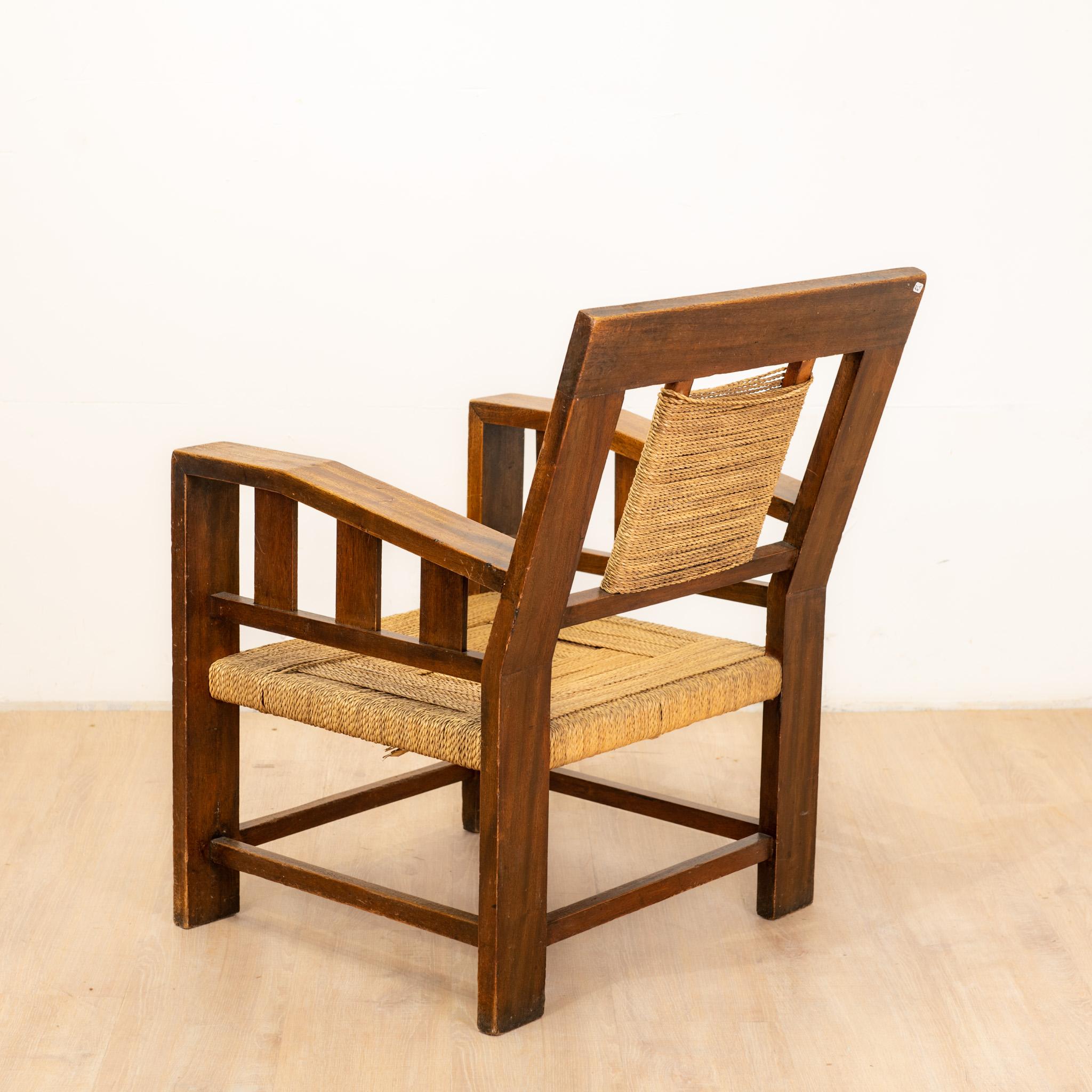 Ensemble di mobili neo-baschi scolpiti in pila e cuoio, anni '40 in vendita 4