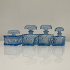 Ensemble de flacons Art Deco verre bleu partiellement dépoli