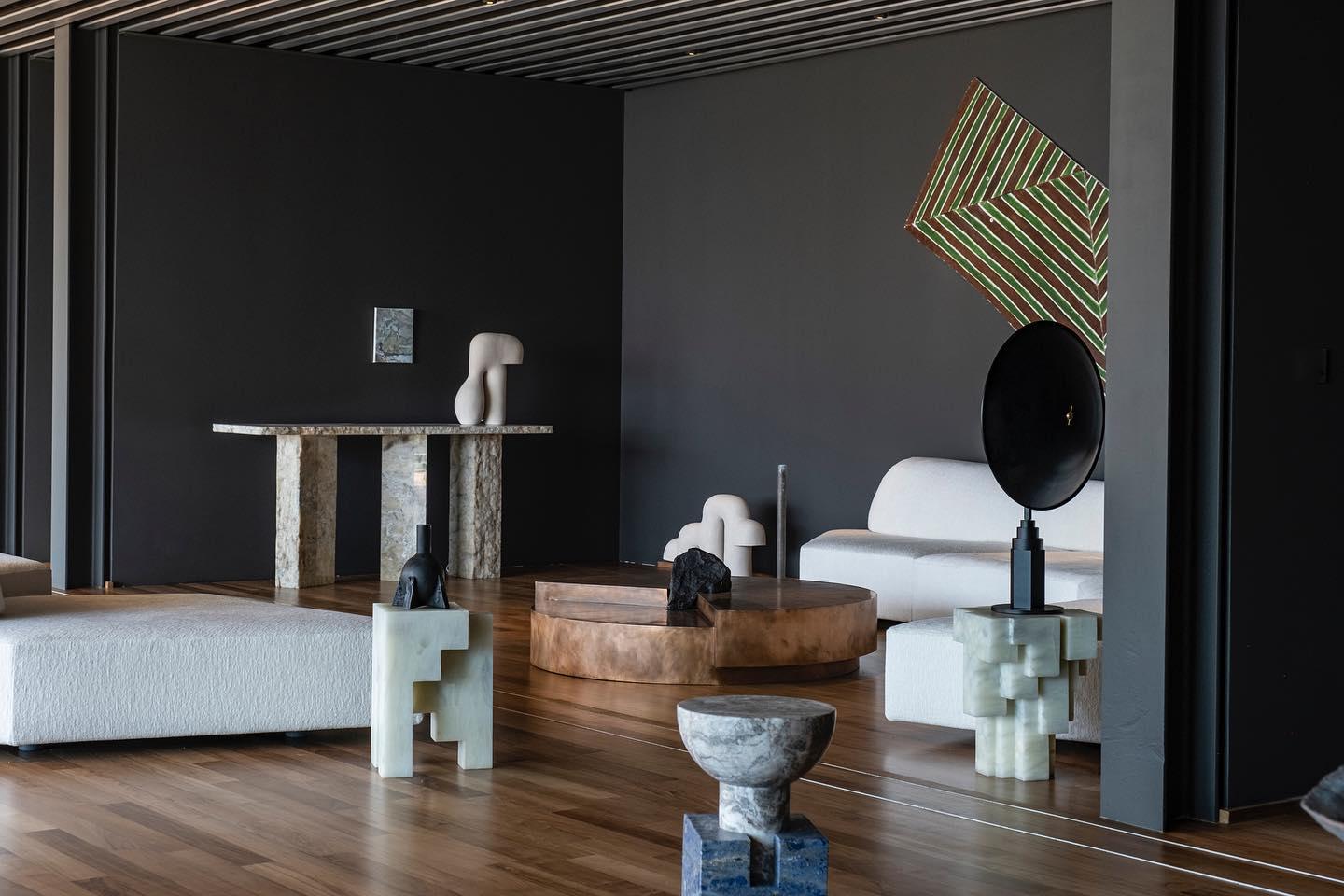 Tabourets sculptés Los Tres Deseos de Pietro Franceschini en vente 3