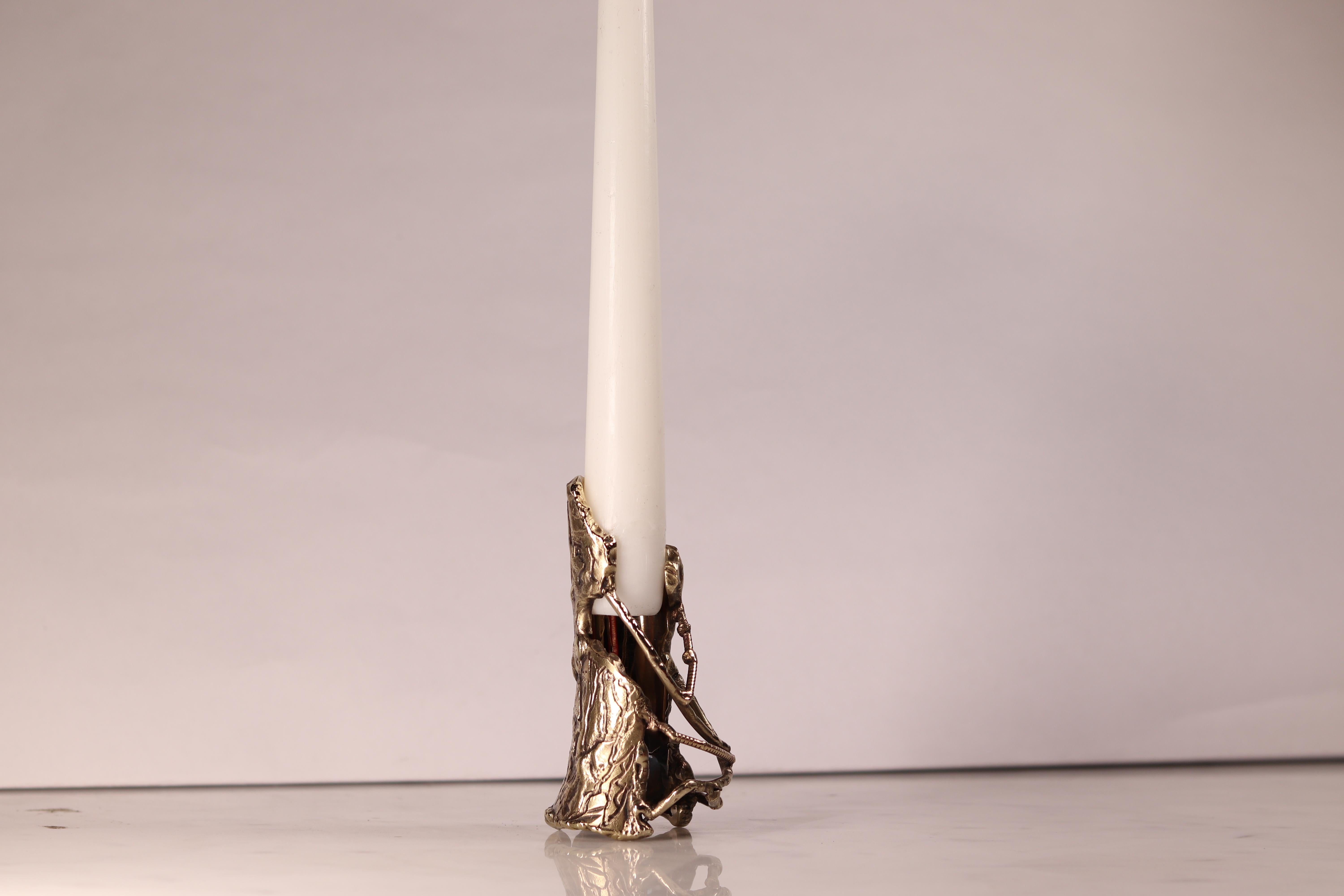 Ensemble di portacandele in ottone scolpito a mano a forma di fiamma di Samuel Costantini in vendita 3