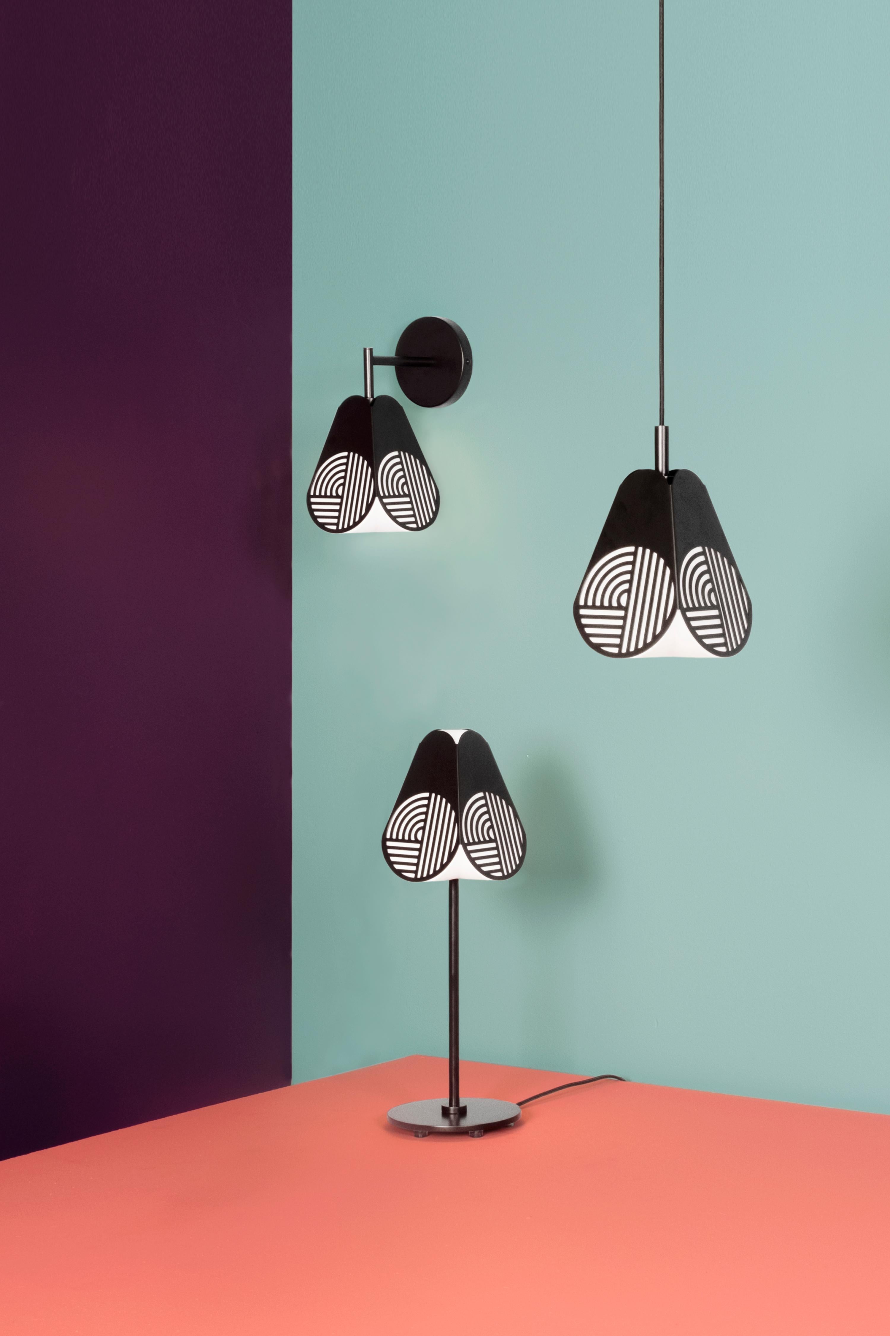 Ensemble de lampes à suspension noires par Bower Studio en vente 1