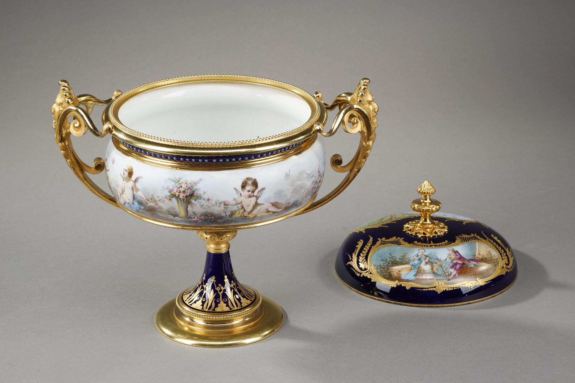 Ensemble of Sèvres Porcelain Decorated with Putti For Sale 10