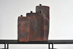 Ensemble aus drei braunen Flaschen von Lukasz Friedrich