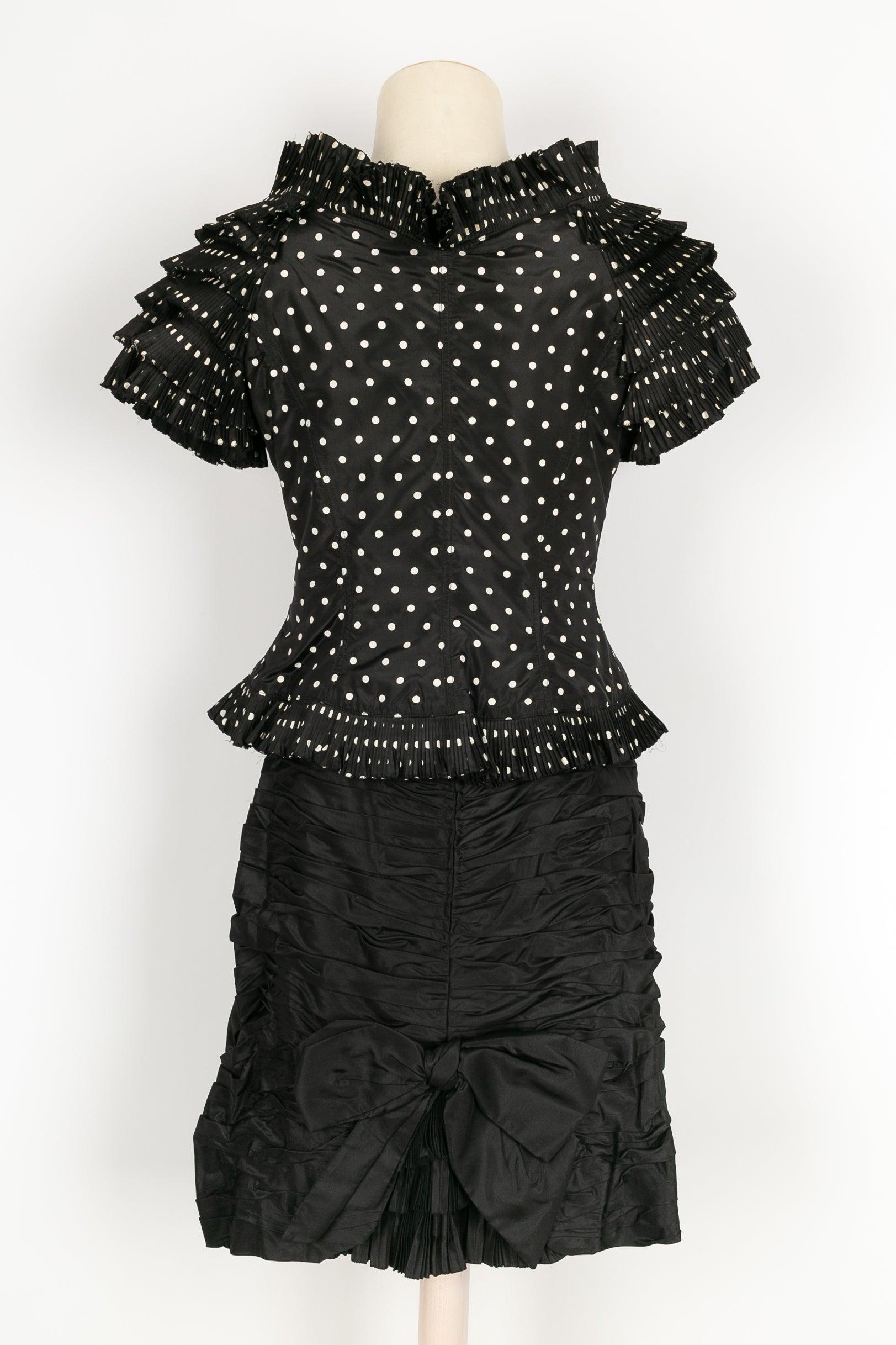 Ensemble Per Spook Outfit besteht aus Seidenrock und bedruckter Bluse im Zustand „Hervorragend“ im Angebot in SAINT-OUEN-SUR-SEINE, FR