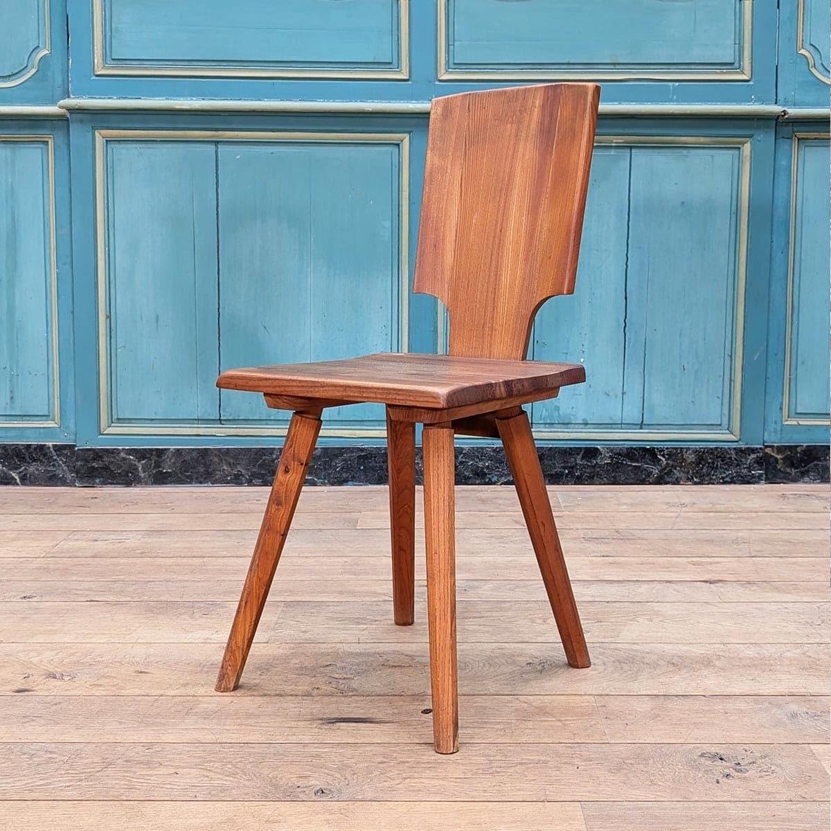 French Ensemble Pierre Chapo, 6 chaises S28, Table T01D et paire de tabouret For Sale